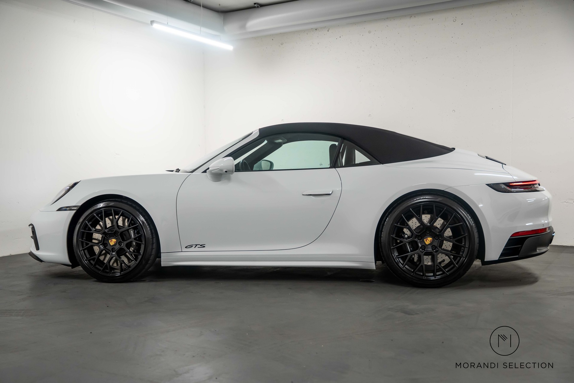 PORSCHE 911 Cabriolet 3.0 Carrera 4 GTS PDK-showroom-element-1