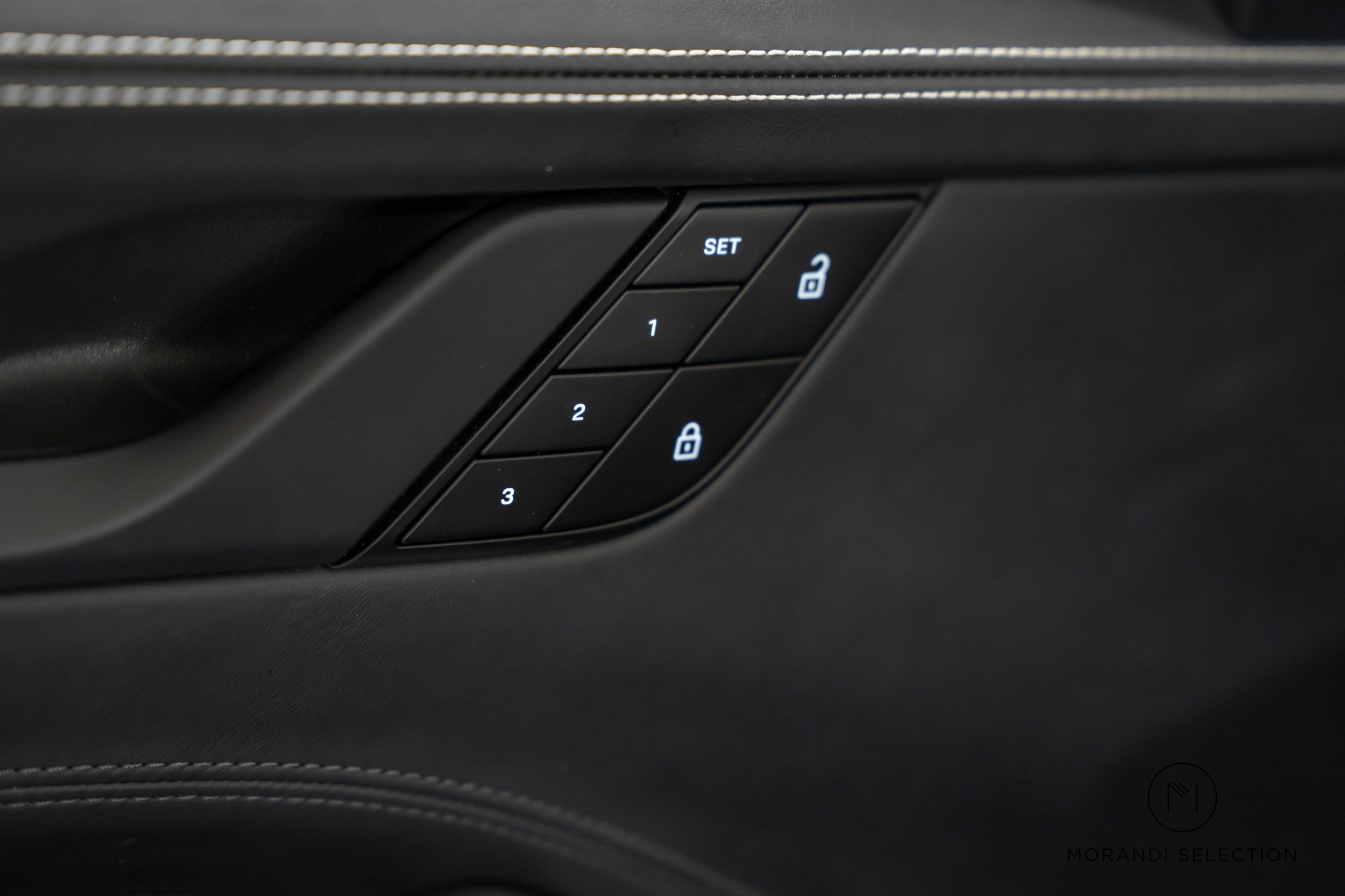 PORSCHE 911 Cabriolet 3.0 Carrera 4 GTS PDK-image-18