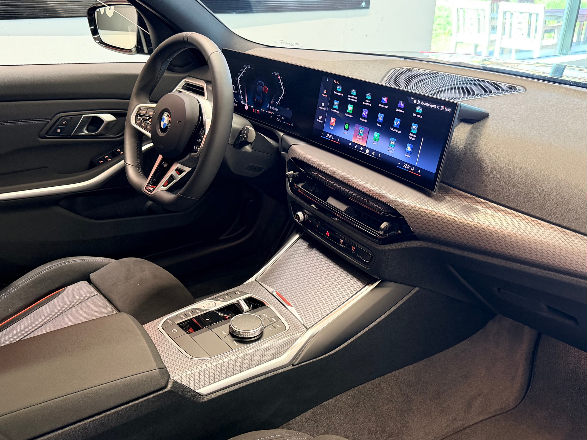 BMW 330i Touring xDrive Steptronic M Sport-image-21