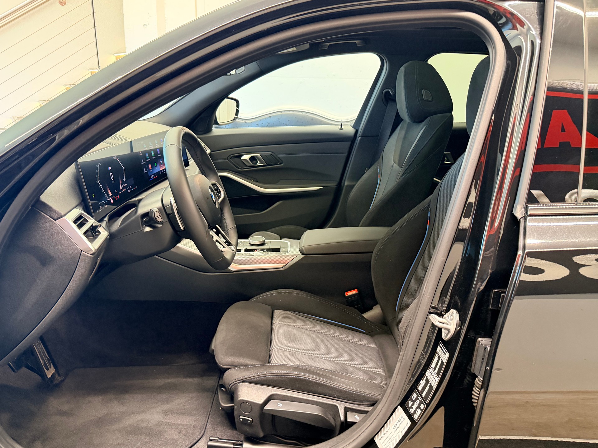 BMW 330i Touring xDrive Steptronic M Sport-image-14