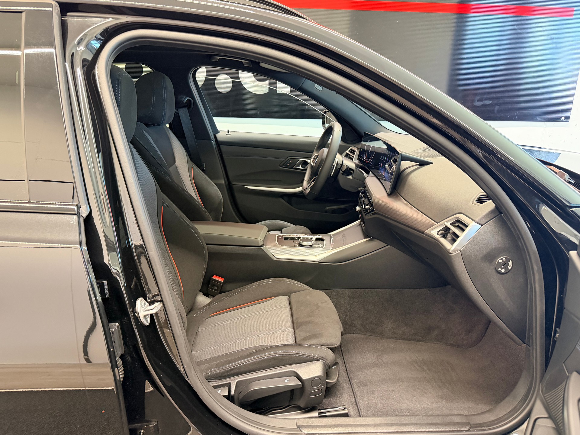 BMW 330i Touring xDrive Steptronic M Sport-image-22