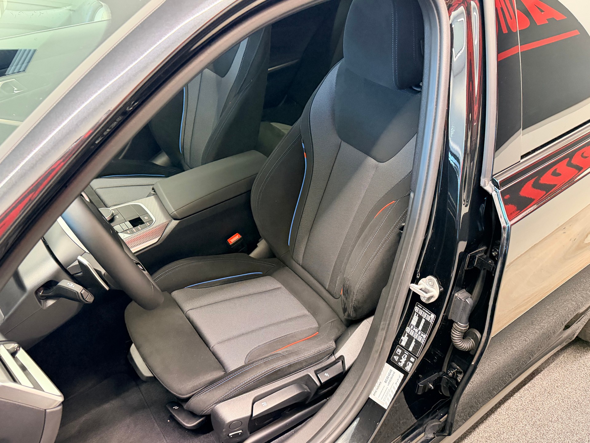 BMW 330i Touring xDrive Steptronic M Sport-image-15