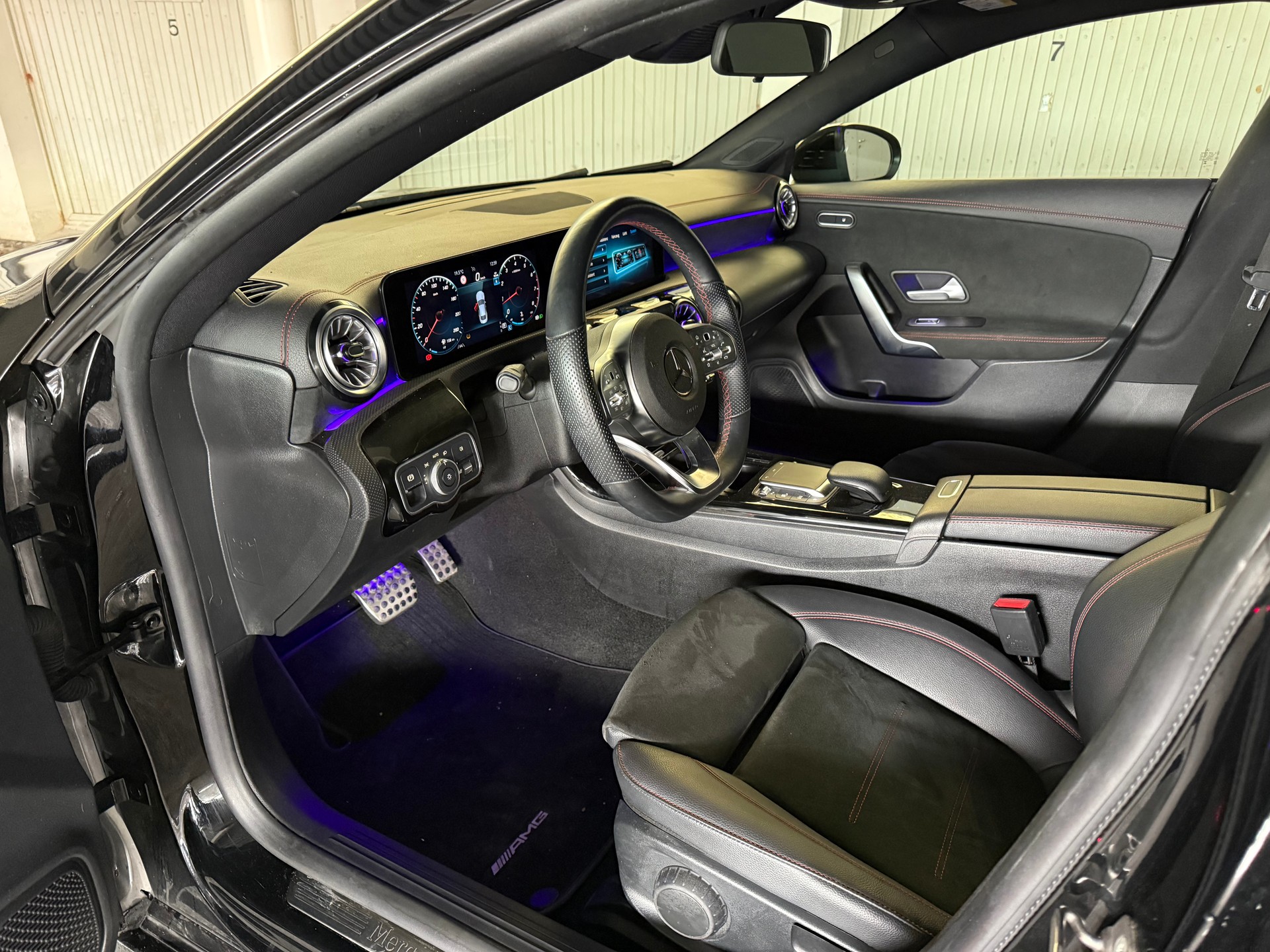 MERCEDES-BENZ CLA 200 AMG Line 7G-DCT-image-11