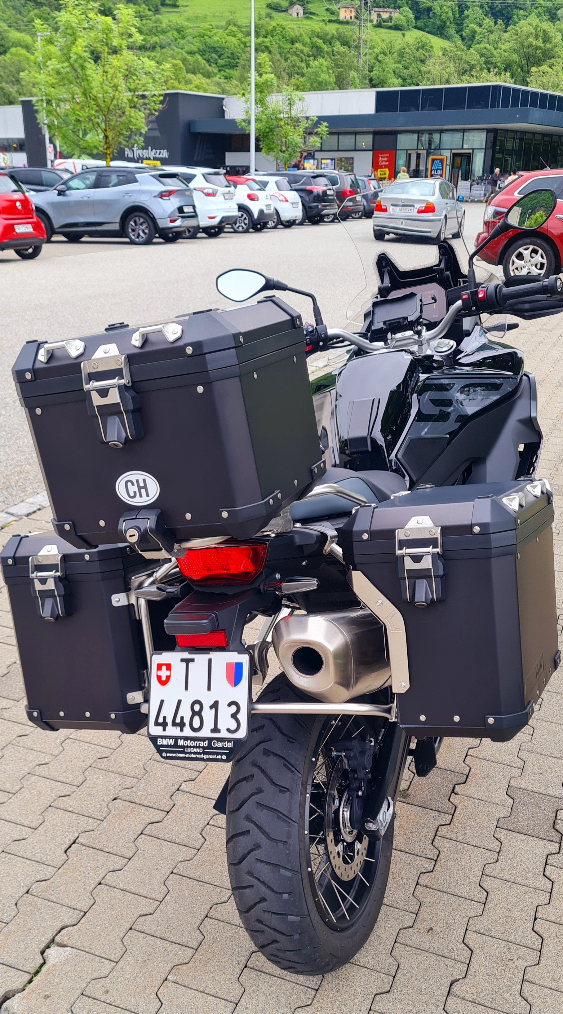 BMW F 850 GS Adventure-image-1