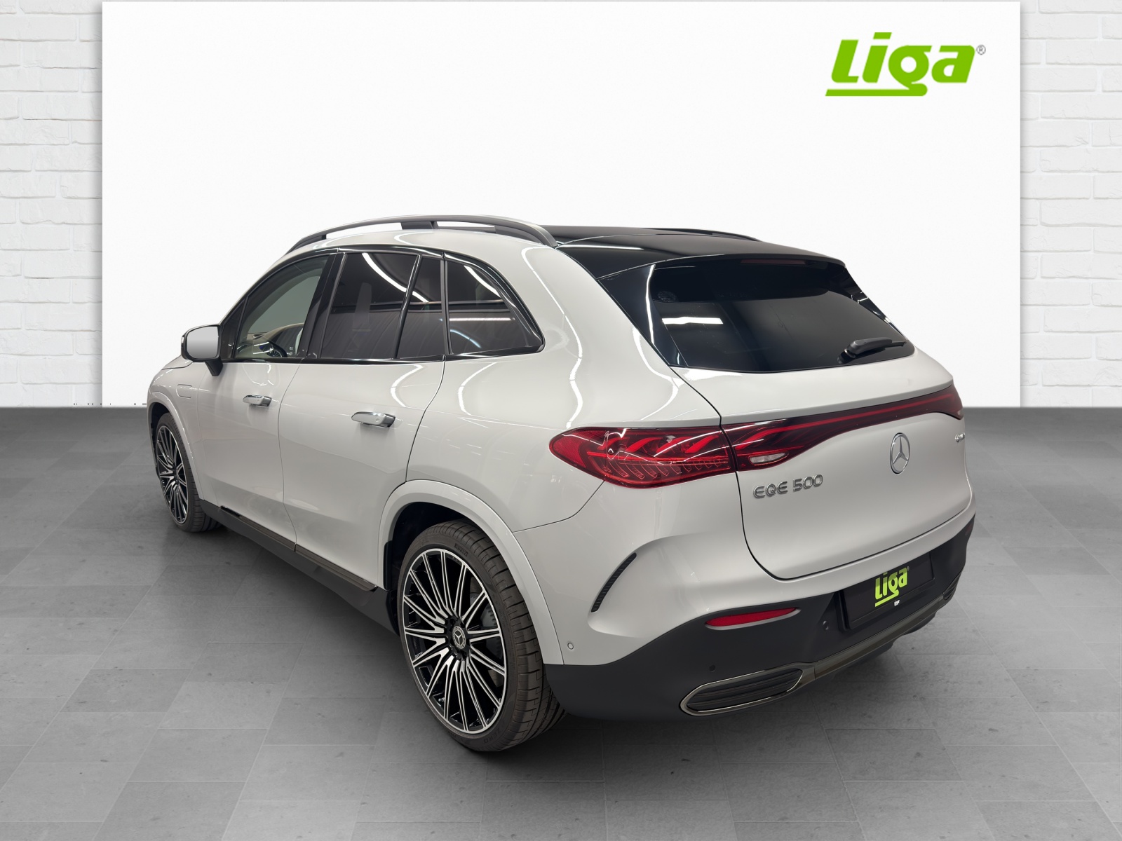 MERCEDES-BENZ EQE 500 Excellence AMG Line-showroom-element-3