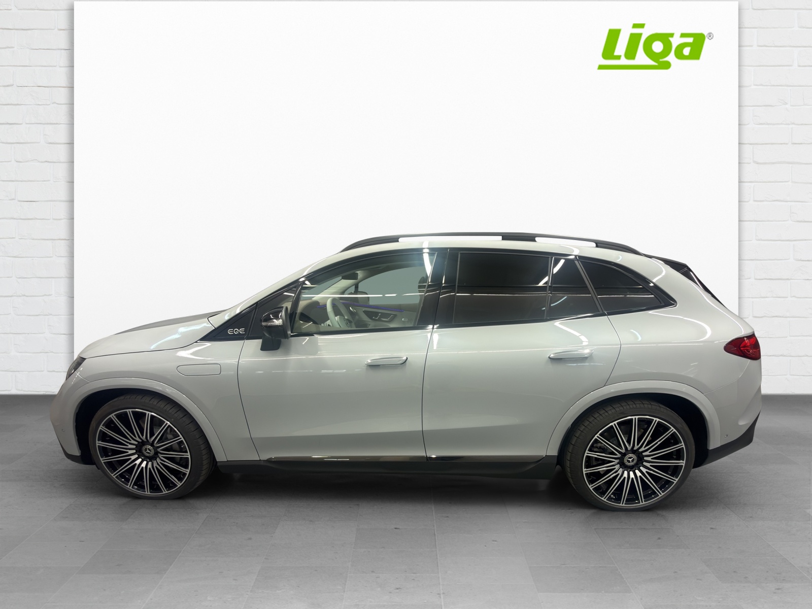MERCEDES-BENZ EQE 500 Excellence AMG Line-showroom-element-2