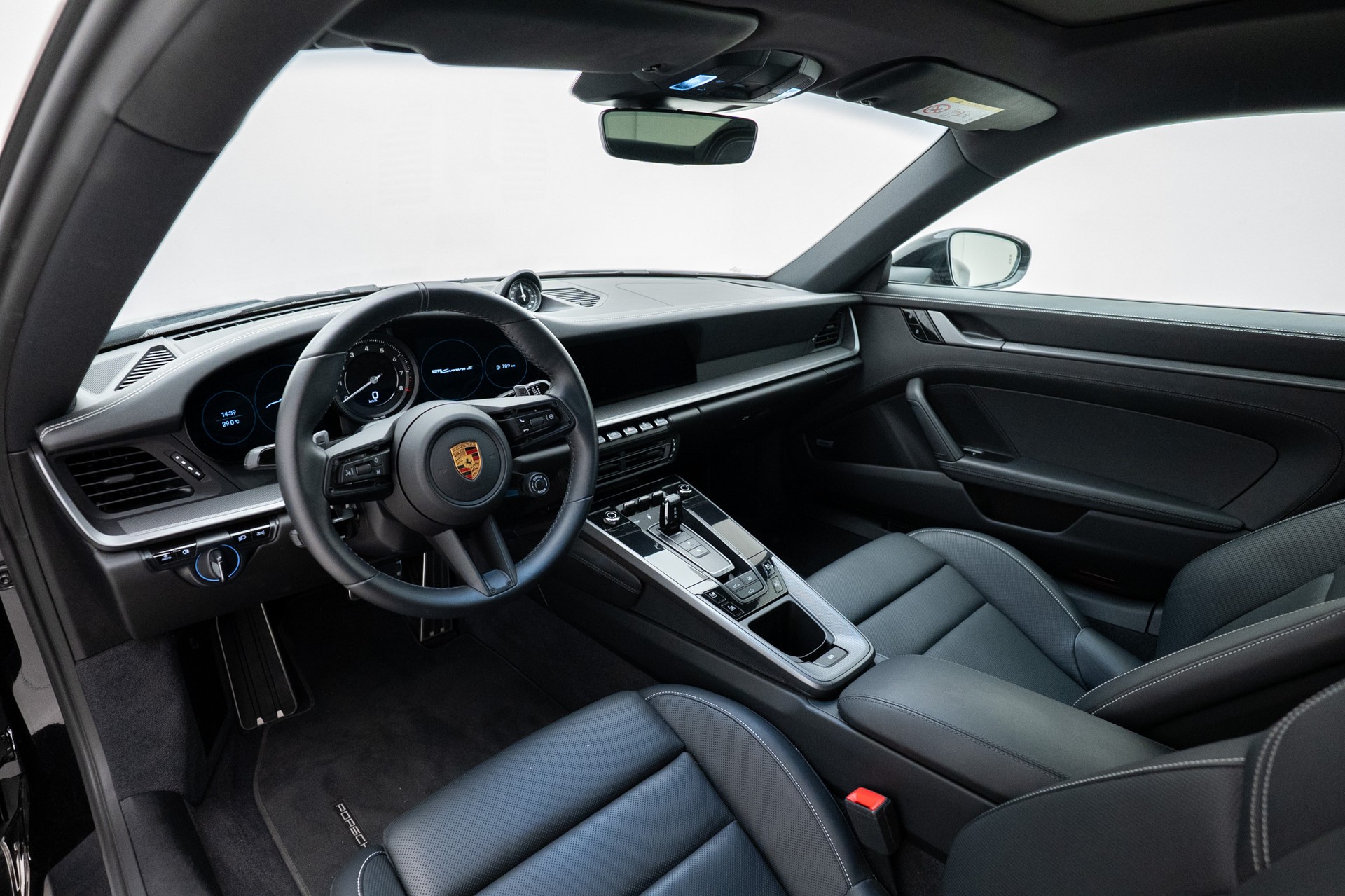 PORSCHE 911 Carrera S-image-5