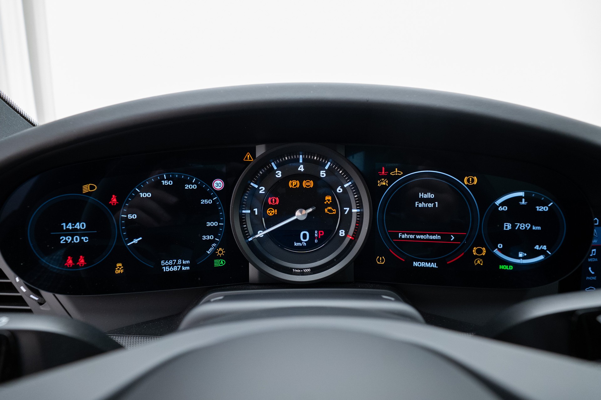 PORSCHE 911 Carrera S-image-10