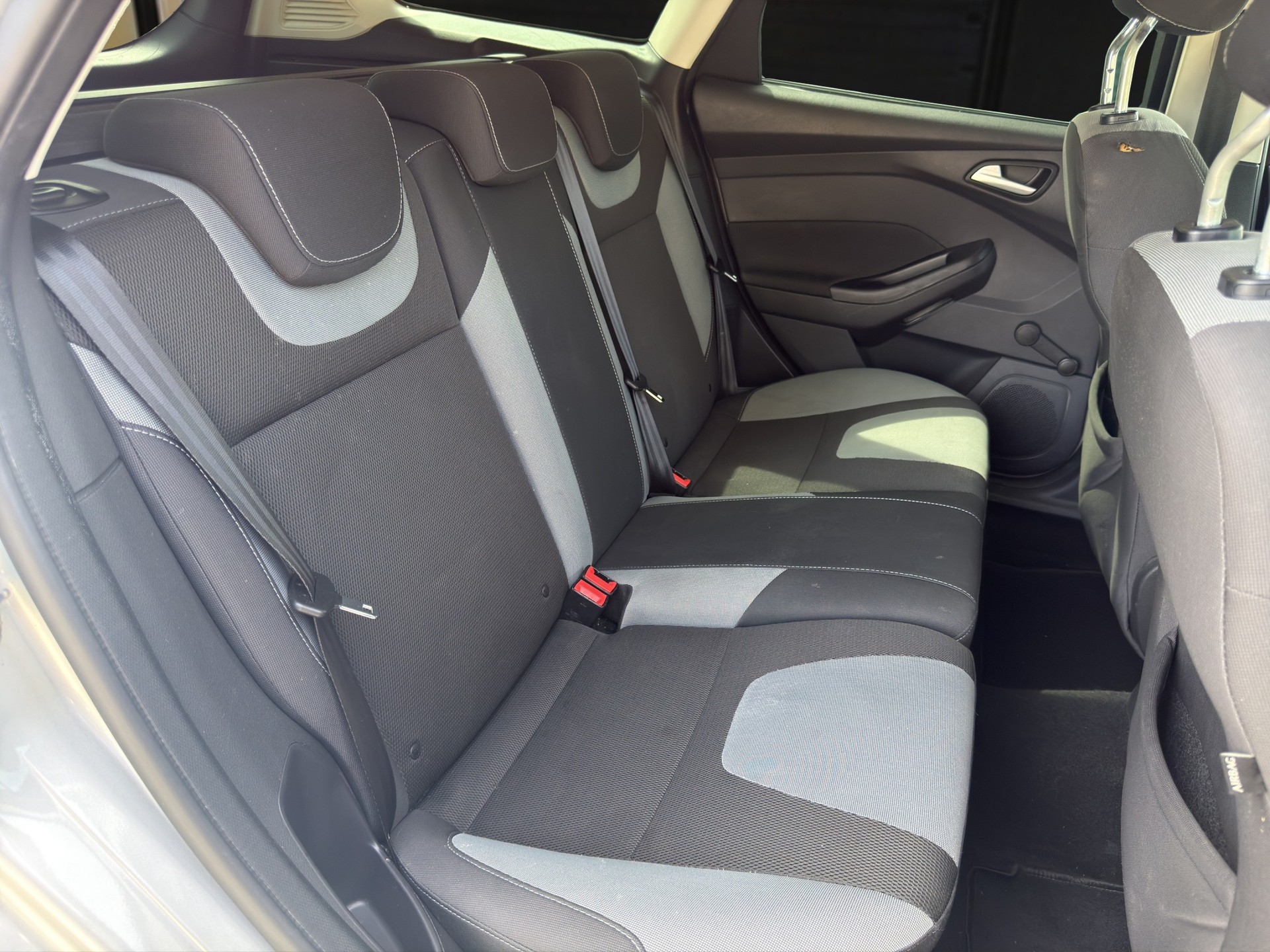FORD Focus 2.0 TDCi Trend PowerShift-image-13