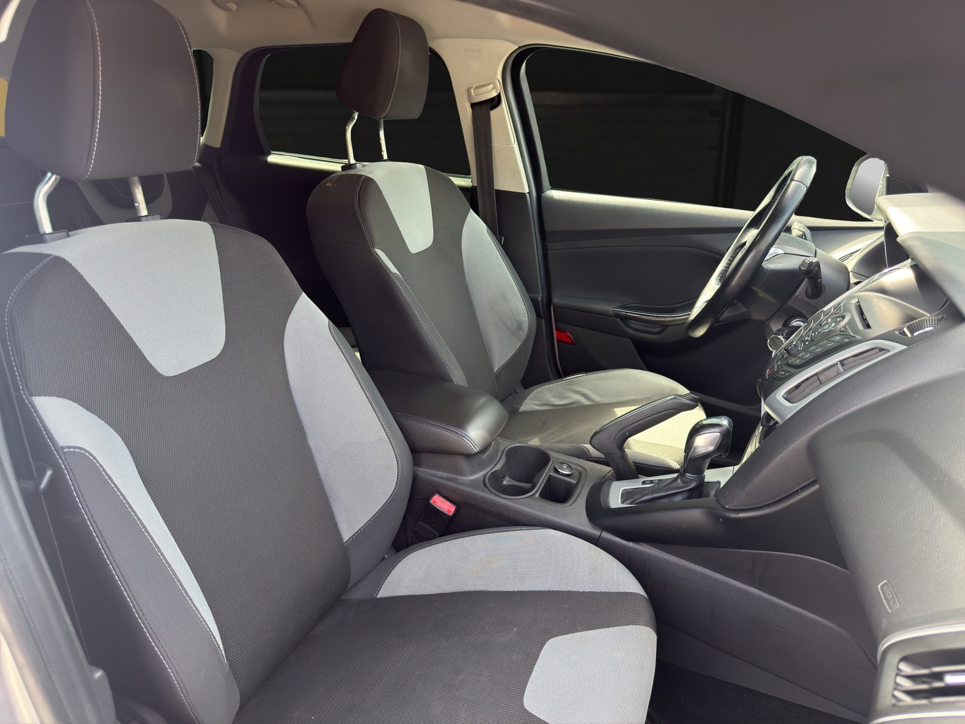 FORD Focus 2.0 TDCi Trend PowerShift-image-10