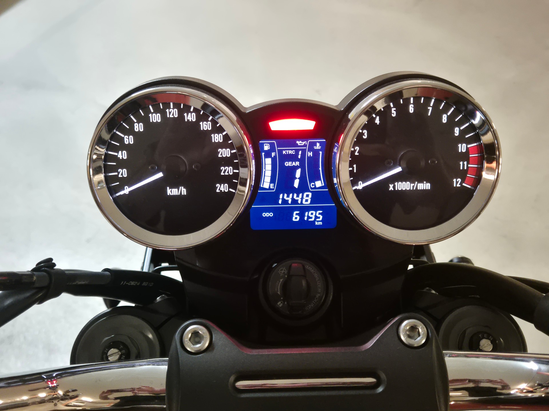 KAWASAKI Z 900 RS-image-8
