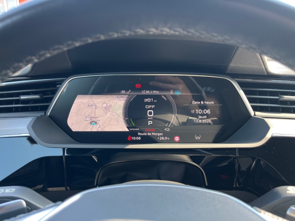 AUDI e-tron 50 S Line quattro-image-13