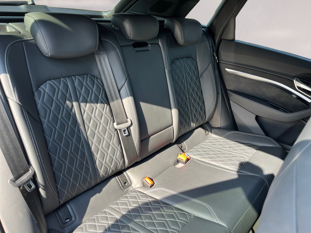 AUDI e-tron 50 S Line quattro-image-17