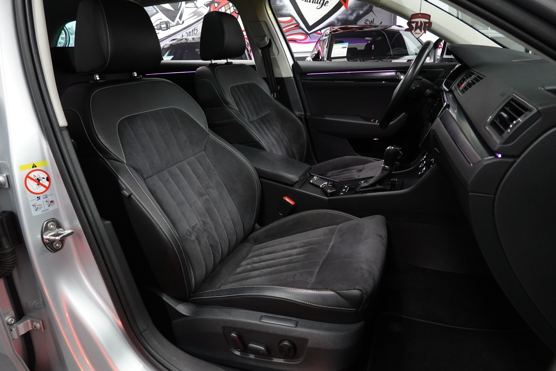 SKODA SUPERB COMBI 2.0 TDI SILVER AMBITION 4x4 DSG CH-FZ SEHR SPARSAM VIEL PLATZ-image-38