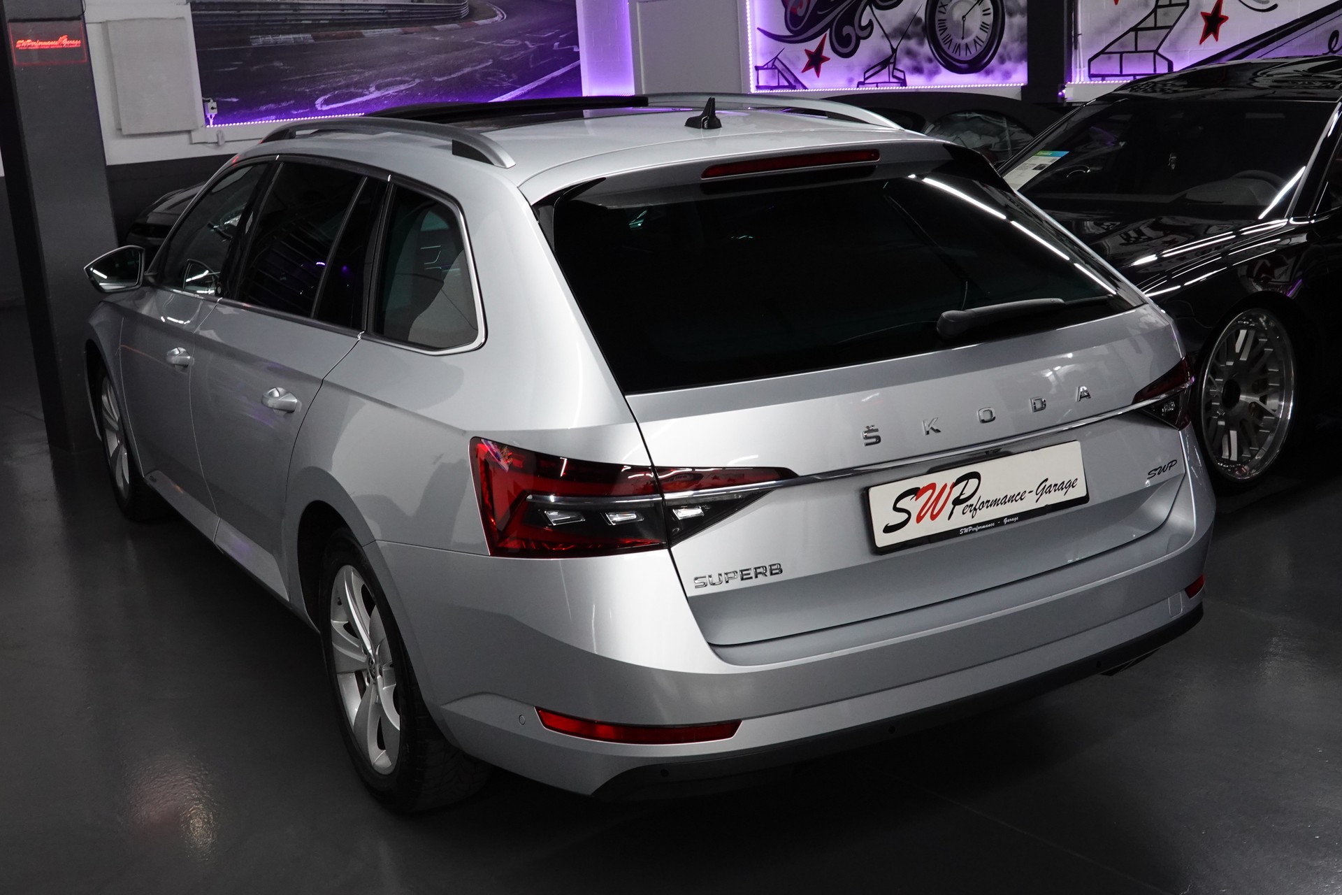 SKODA SUPERB COMBI 2.0 TDI SILVER AMBITION 4x4 DSG CH-FZ SEHR SPARSAM VIEL PLATZ-image-9