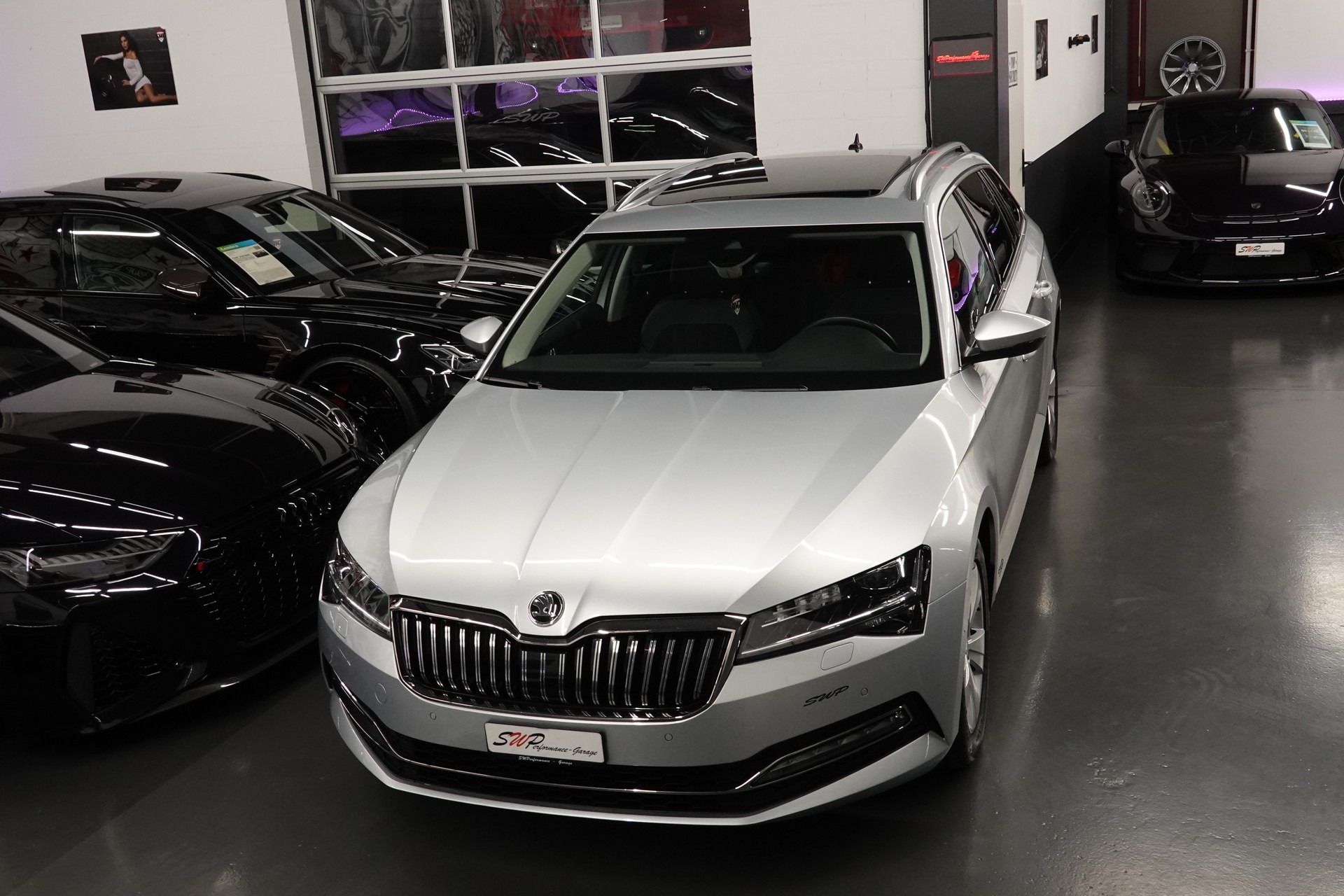 SKODA SUPERB COMBI 2.0 TDI SILVER AMBITION 4x4 DSG CH-FZ SEHR SPARSAM VIEL PLATZ-showroom-element-3