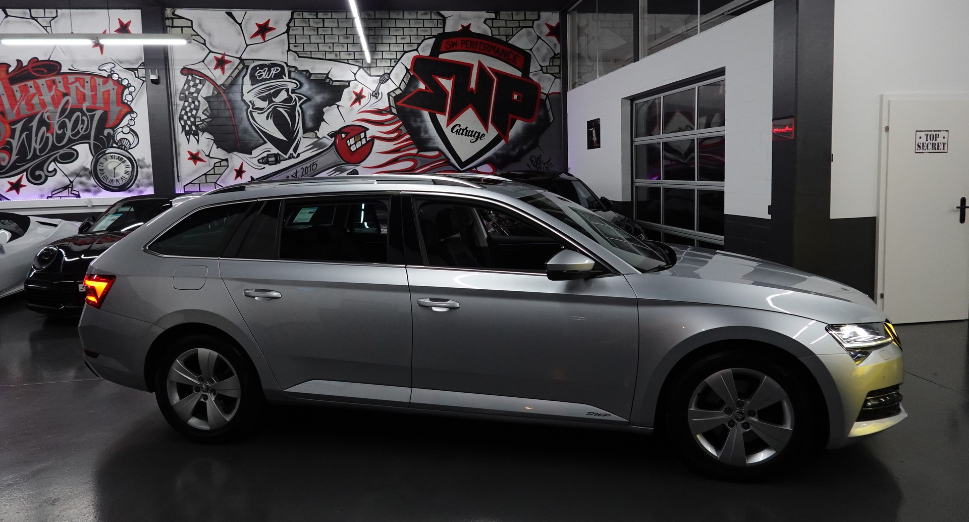 SKODA SUPERB COMBI 2.0 TDI SILVER AMBITION 4x4 DSG CH-FZ SEHR SPARSAM VIEL PLATZ-image-42