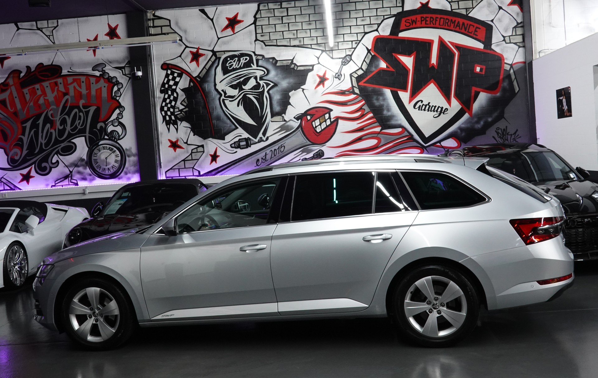 SKODA SUPERB COMBI 2.0 TDI SILVER AMBITION 4x4 DSG CH-FZ SEHR SPARSAM VIEL PLATZ-image-8
