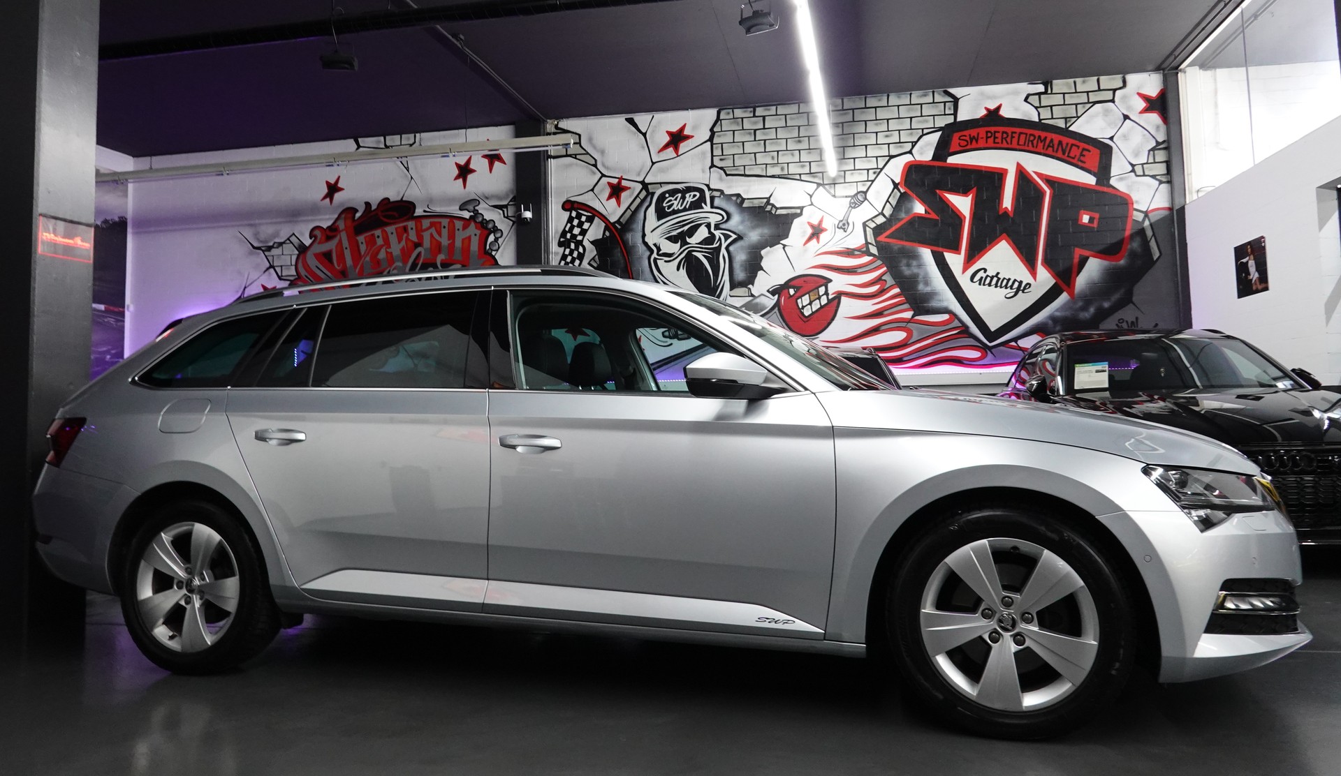 SKODA SUPERB COMBI 2.0 TDI SILVER AMBITION 4x4 DSG CH-FZ SEHR SPARSAM VIEL PLATZ-image-17