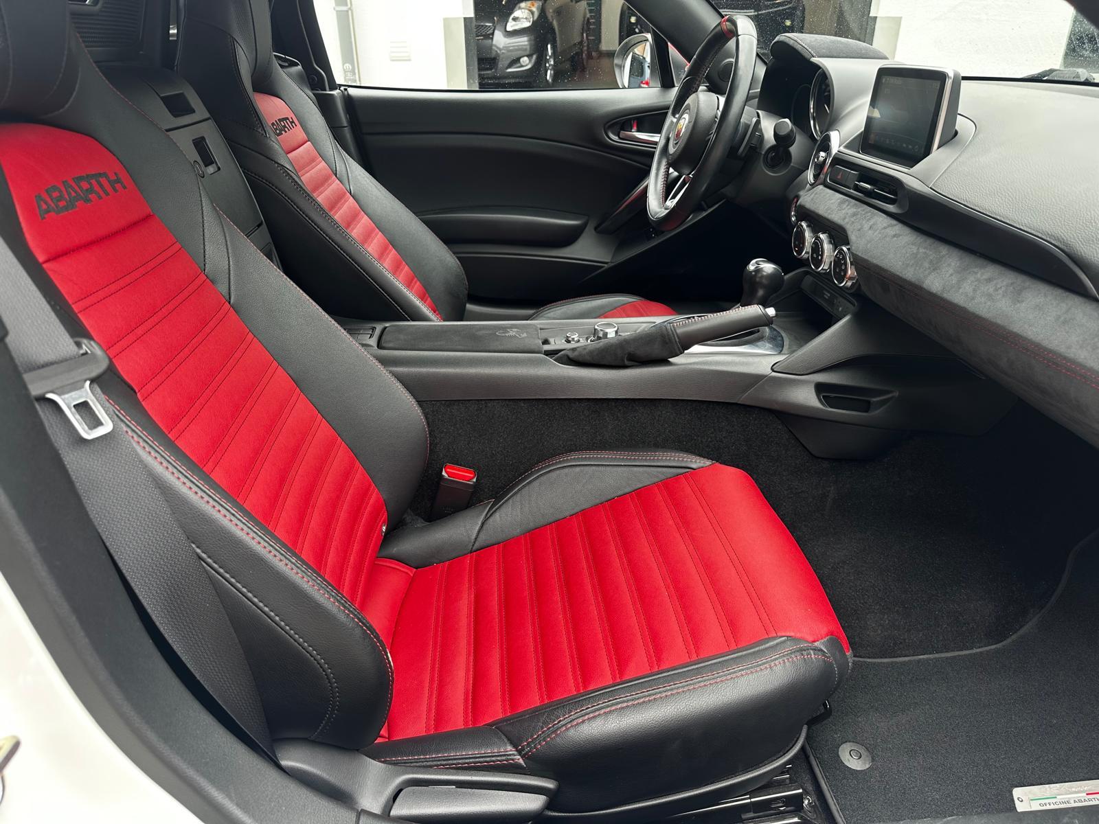 FIAT 124 Abarth Spider 1.4 MultiAir-image-10