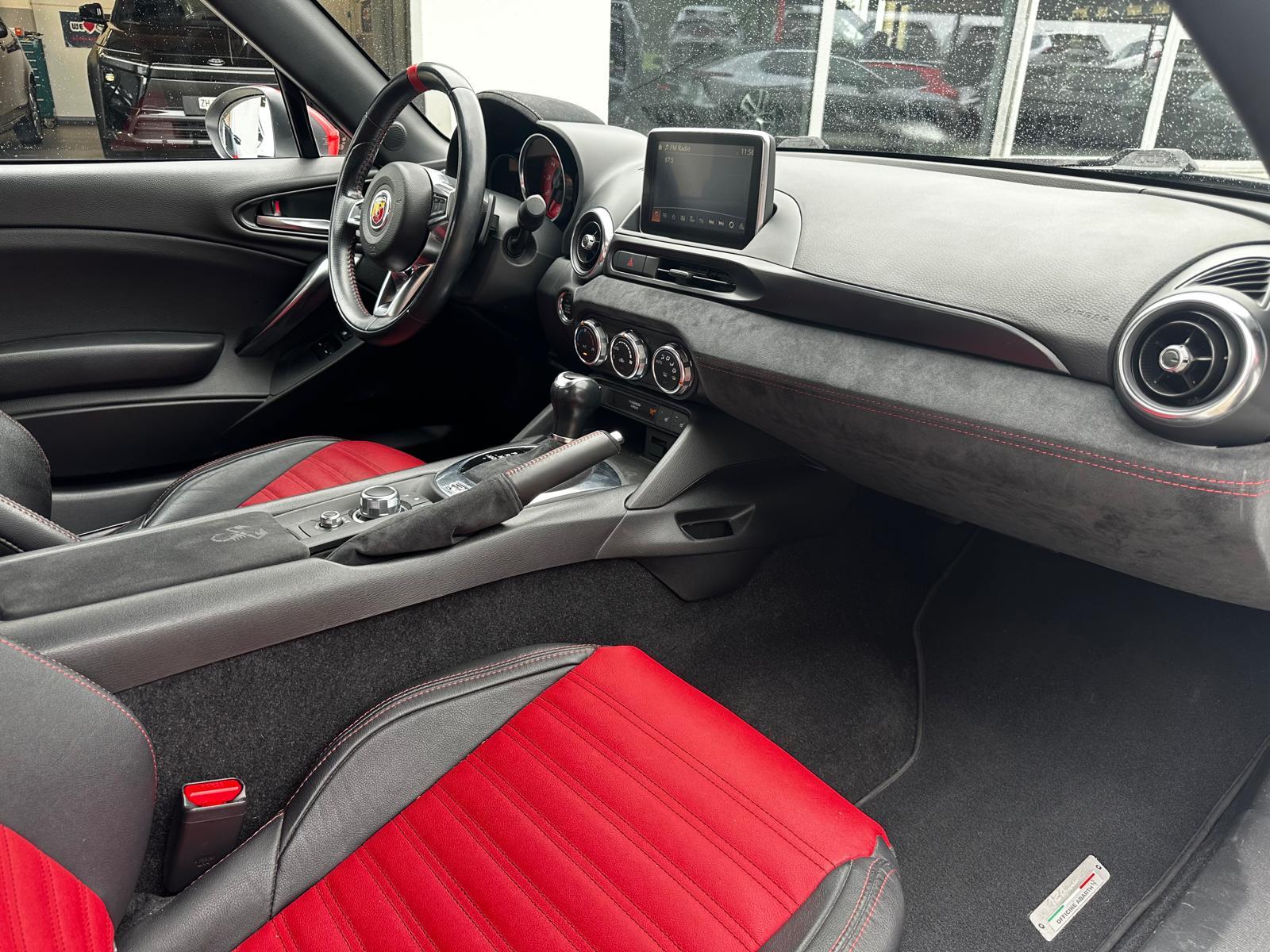 FIAT 124 Abarth Spider 1.4 MultiAir-image-11