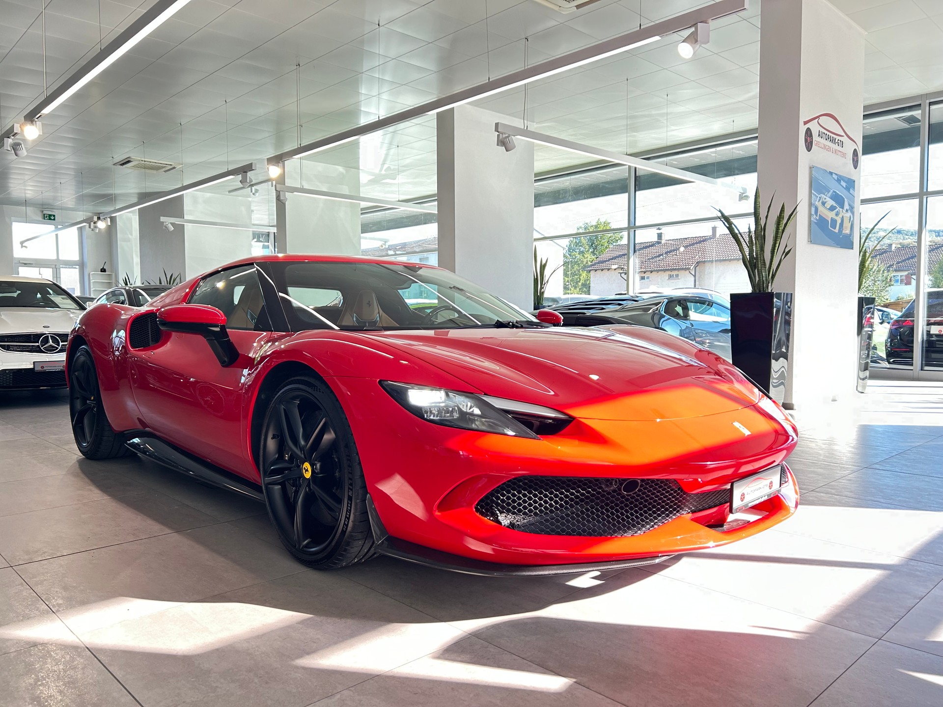FERRARI 296 GTB-showroom-element-1