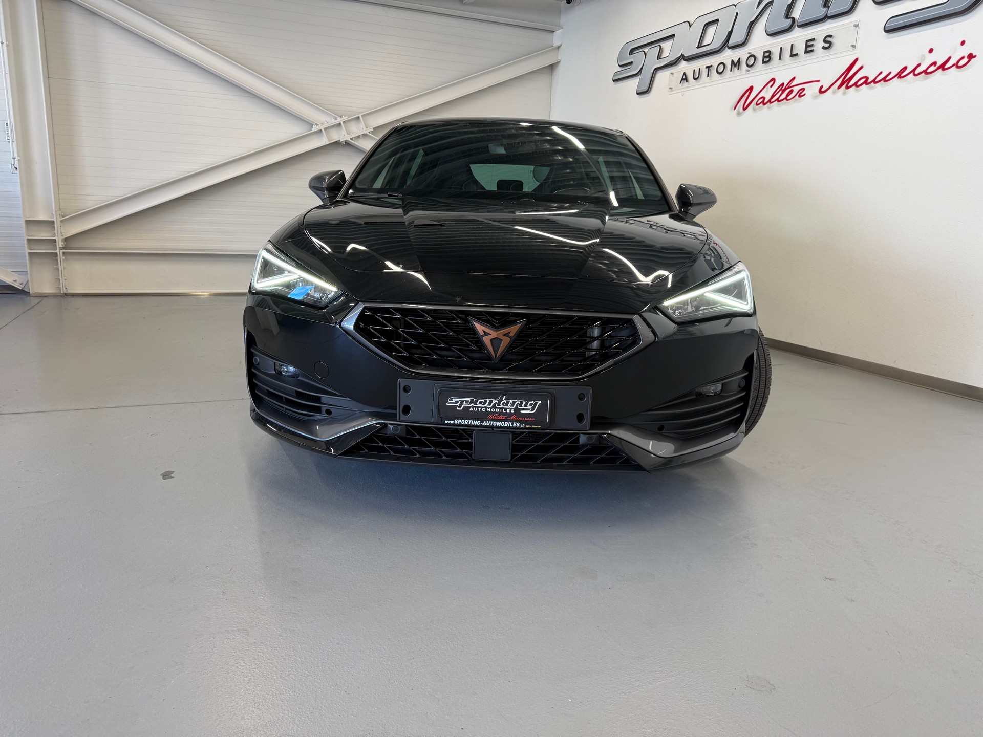 CUPRA LEON VZ 2.0 TSI DSG-showroom-element-3