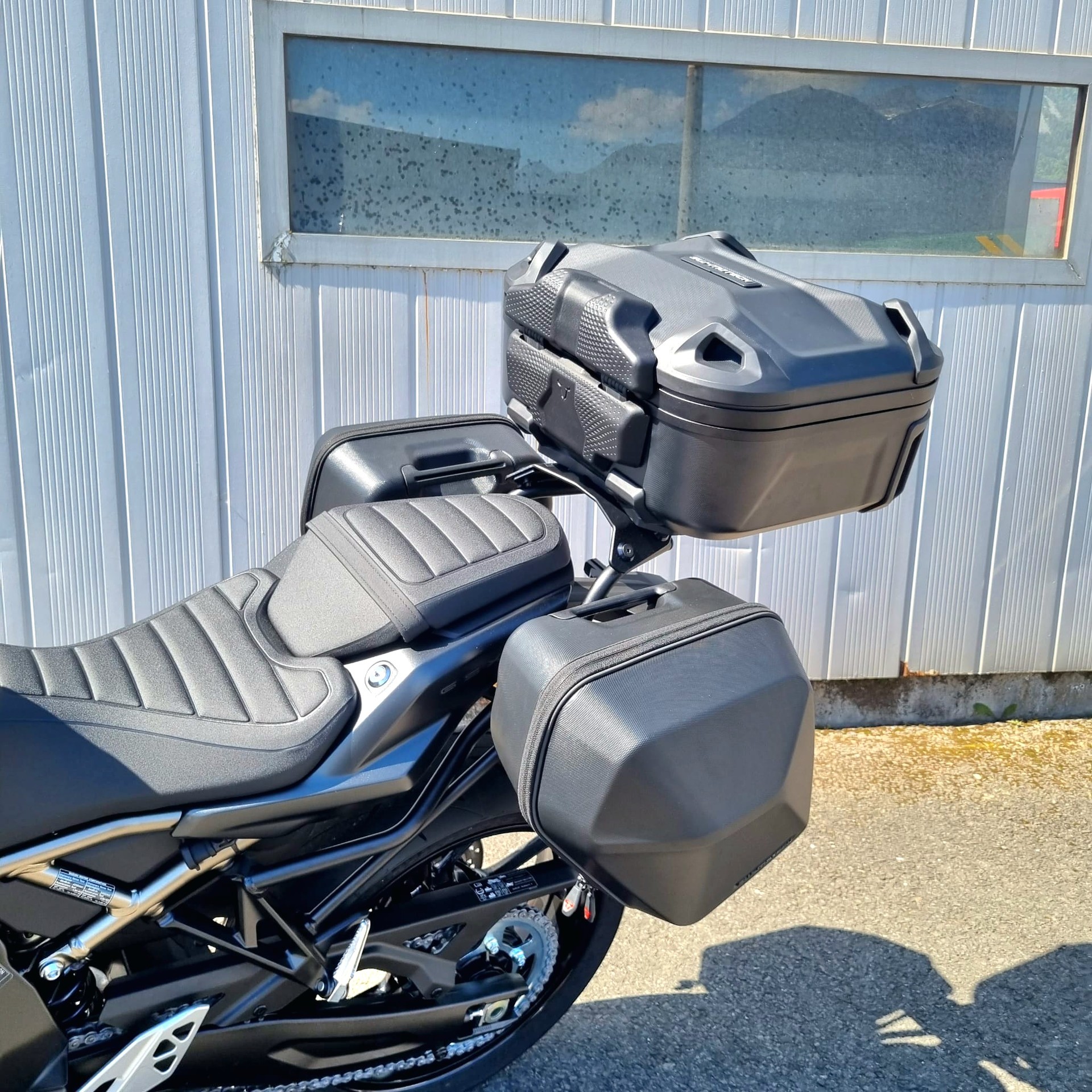SUZUKI GSX-8T-image-3