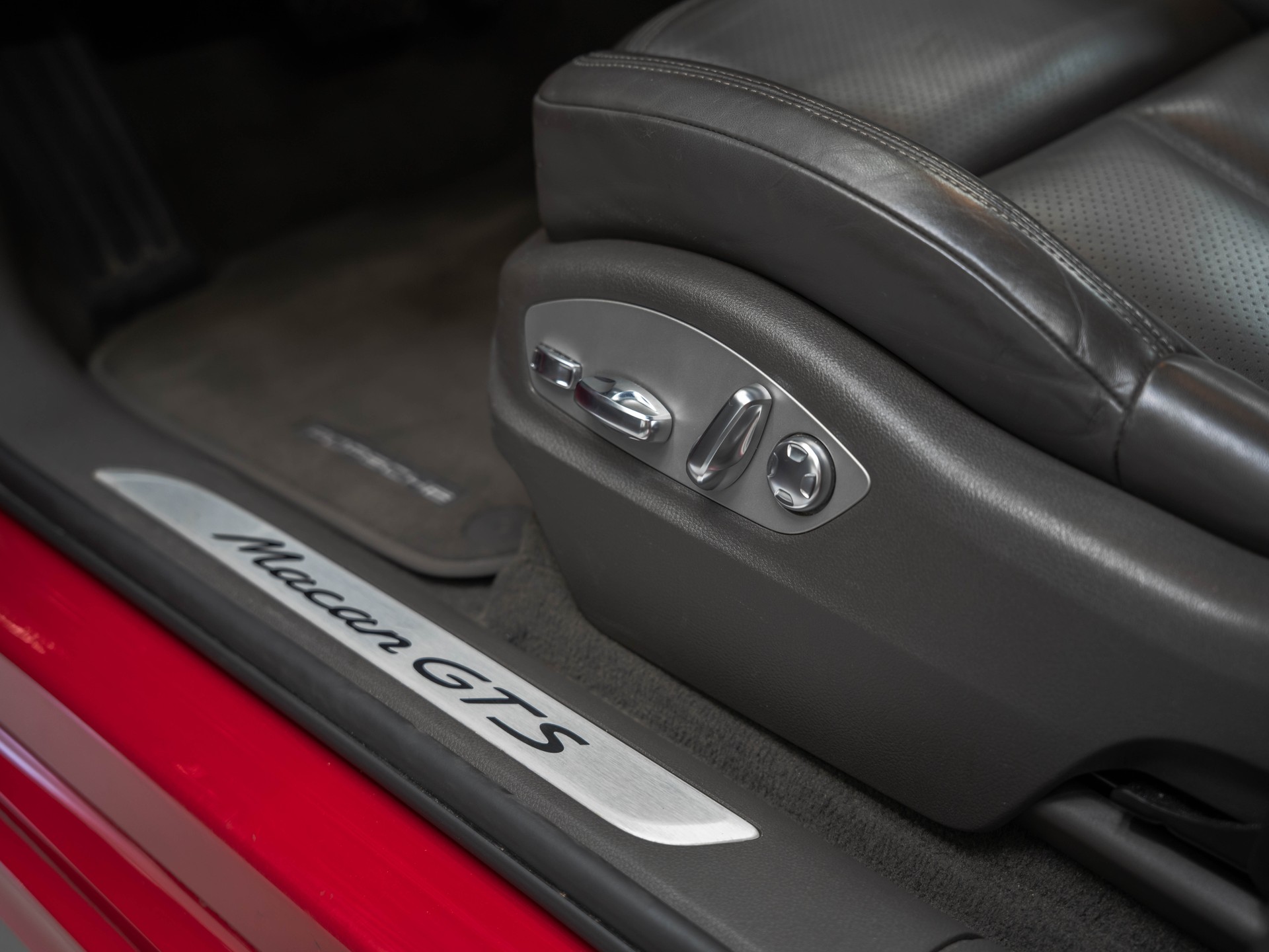 PORSCHE Macan GTS PDK-image-19