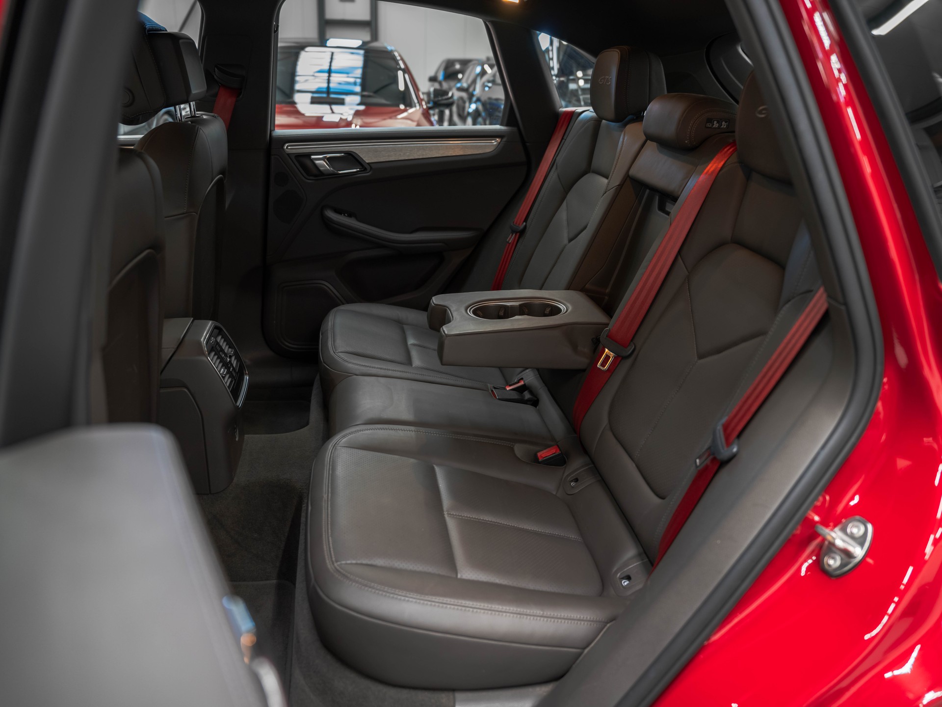 PORSCHE Macan GTS PDK-image-10