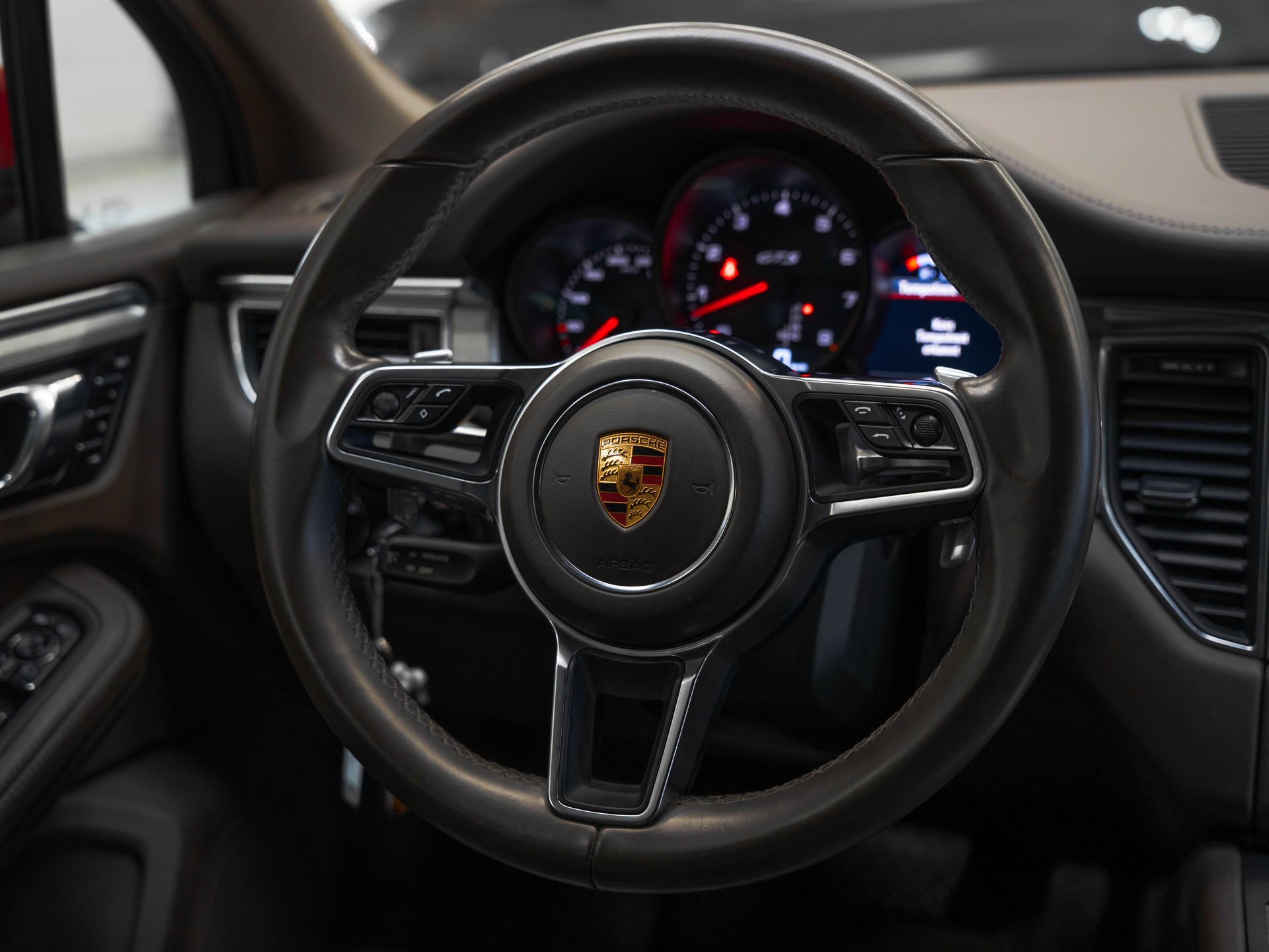 PORSCHE Macan GTS PDK-image-22