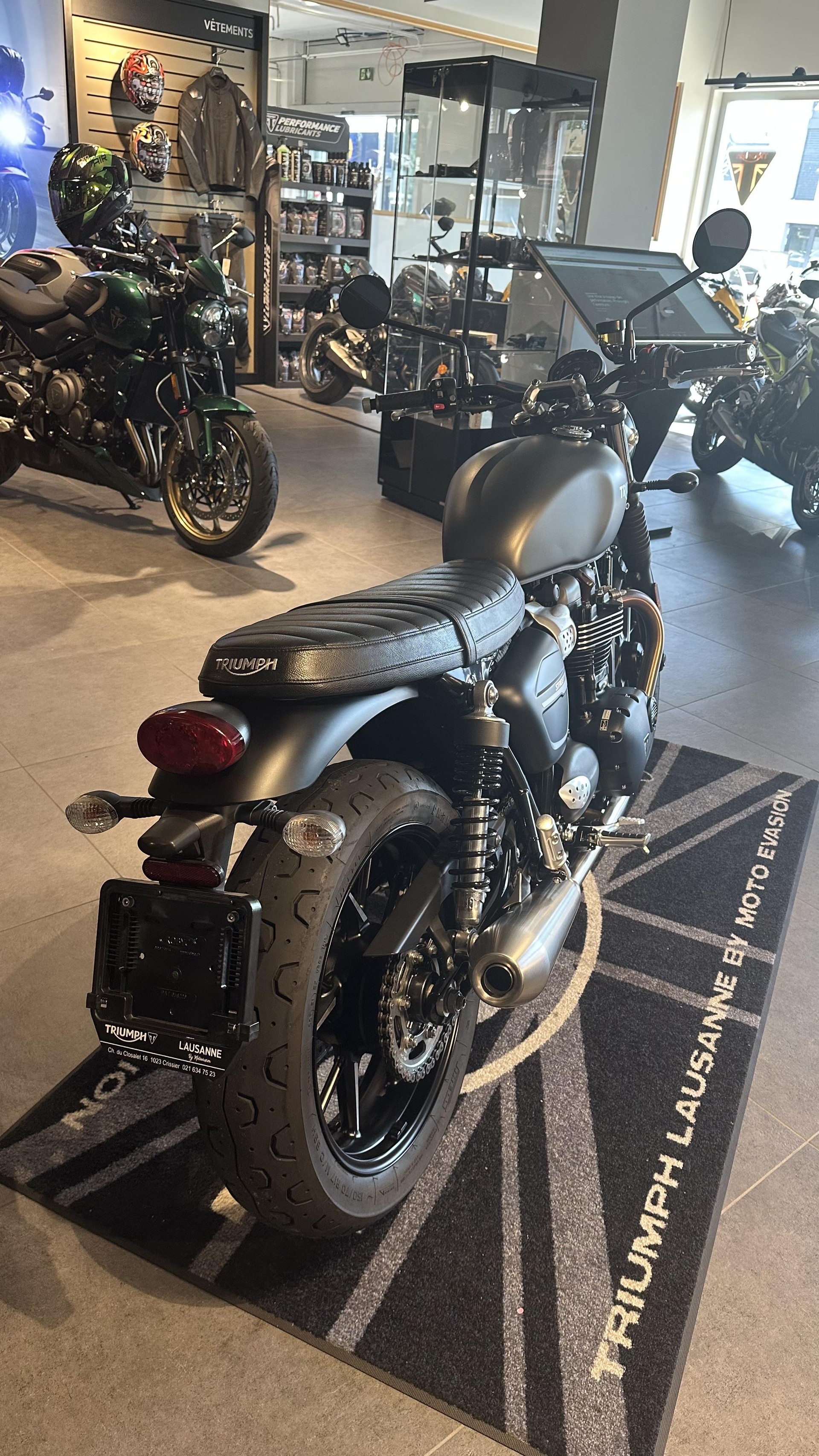 TRIUMPH Street Twin 900 i-showroom-element-3