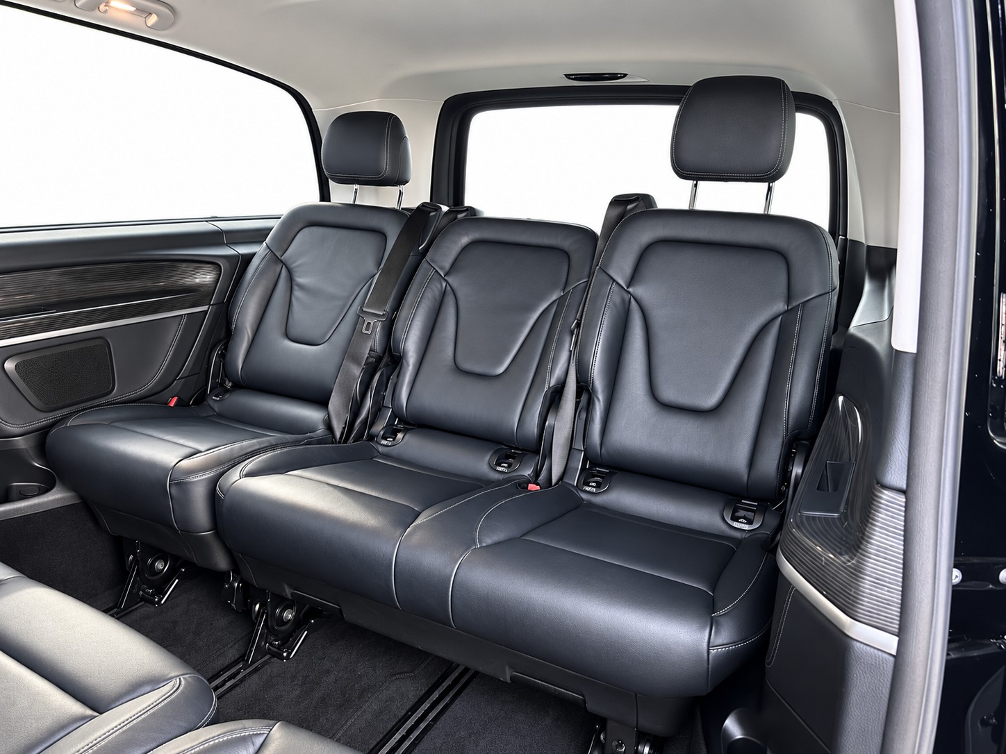 MERCEDES-BENZ V 250 d Avantgarde extr.lg. 4m Van-image-14