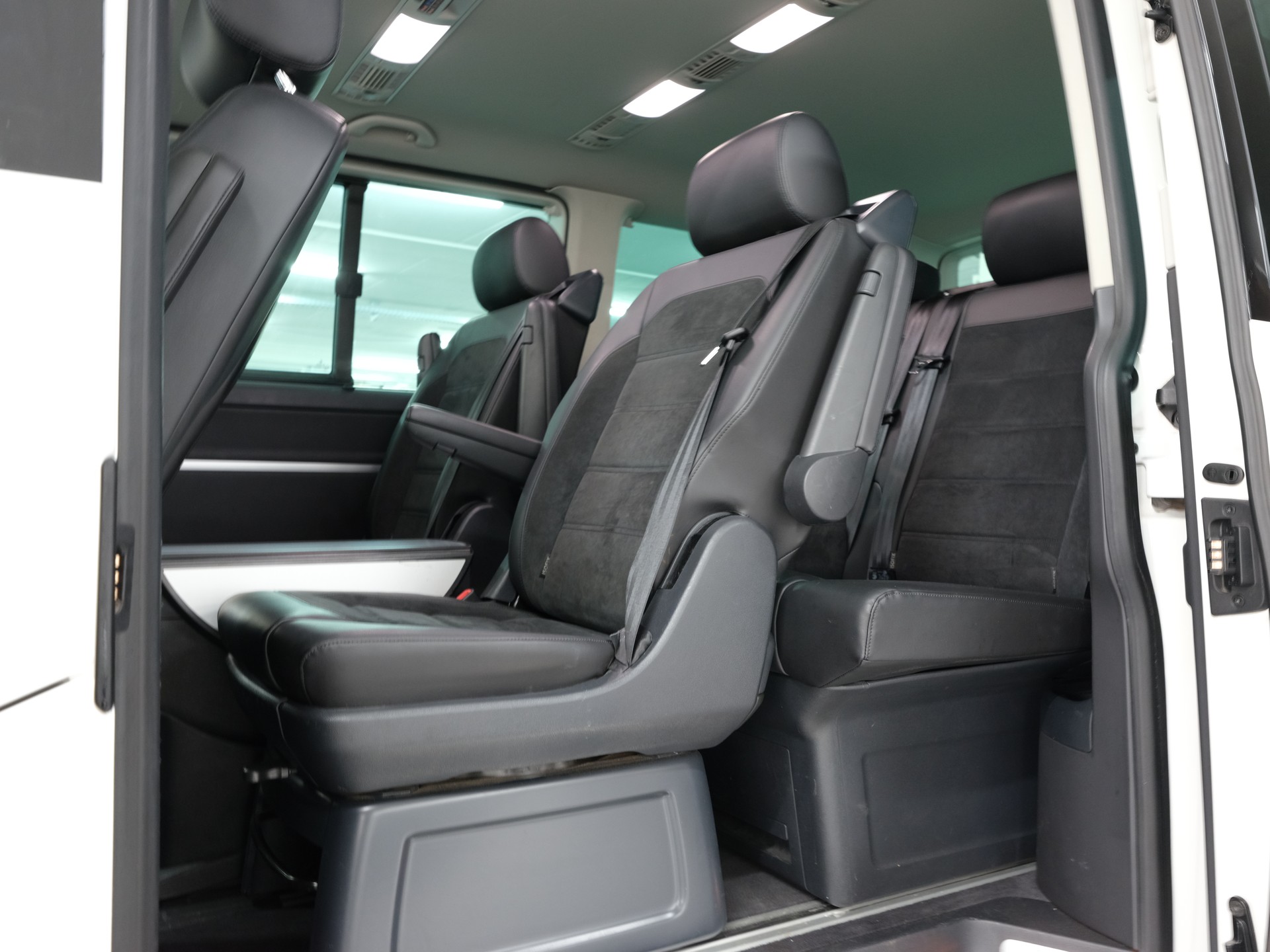 VW T6 Multivan 2.0 Bi-TDI Highline Liberty DSG *360 PDC* *Memory*-image-23