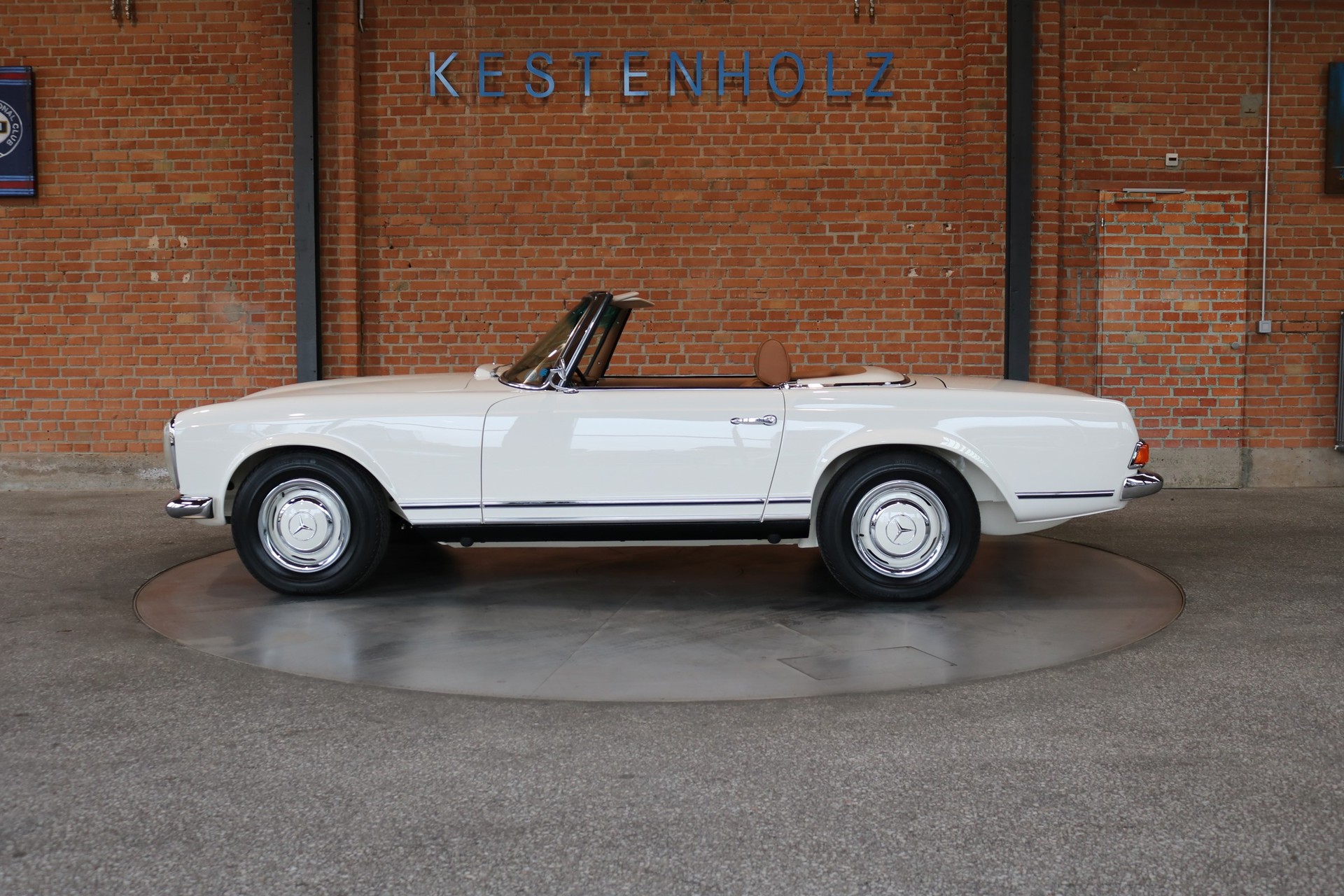 MERCEDES-BENZ 230 SL-image-1
