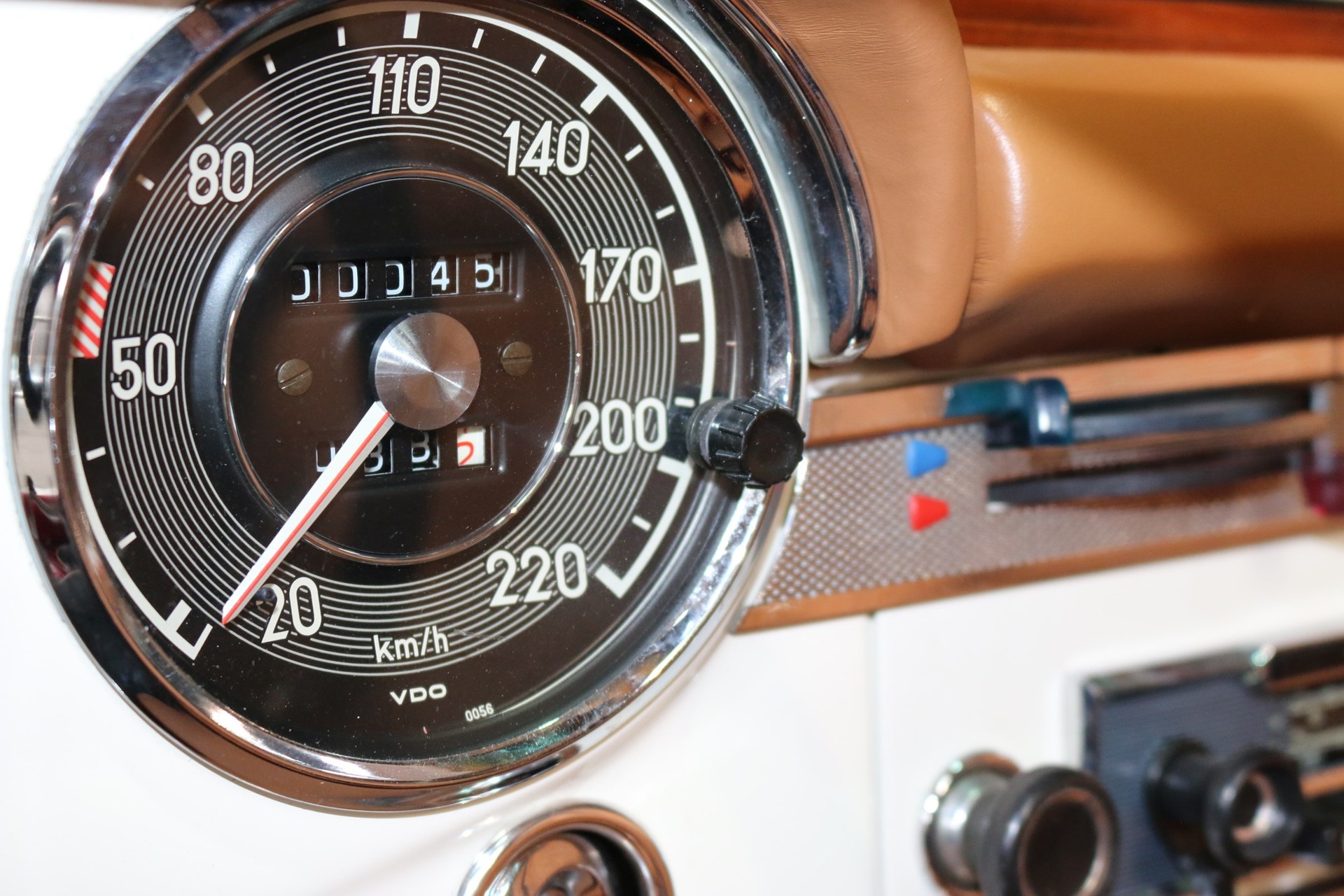 MERCEDES-BENZ 230 SL-image-5
