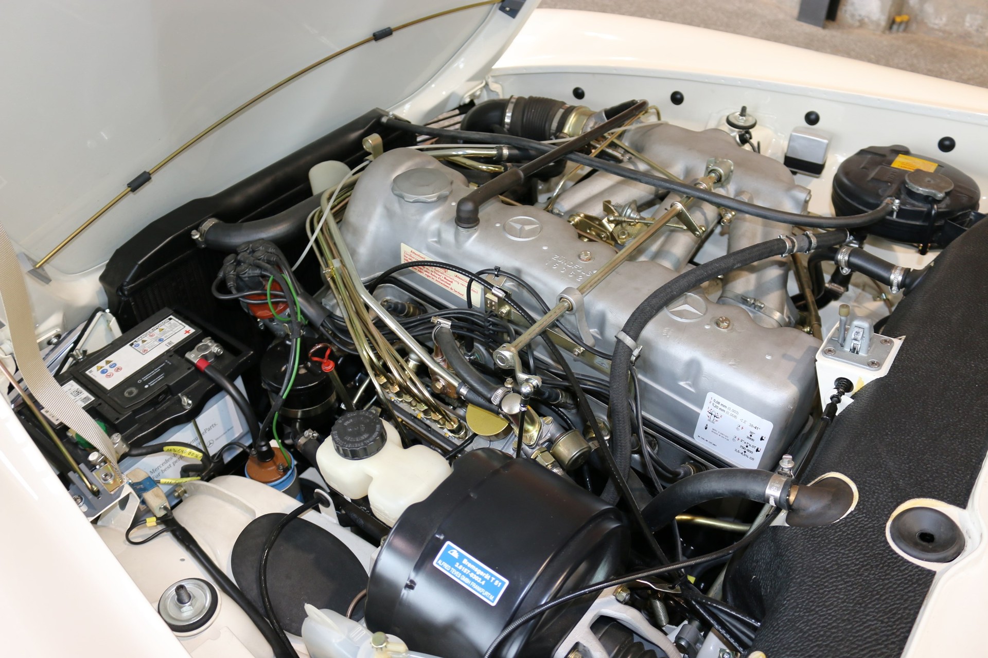MERCEDES-BENZ 230 SL-image-7