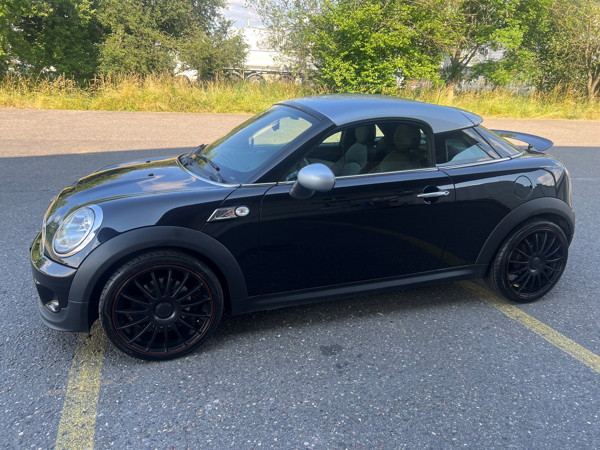 MINI Cooper S Coupé-showroom-element-1