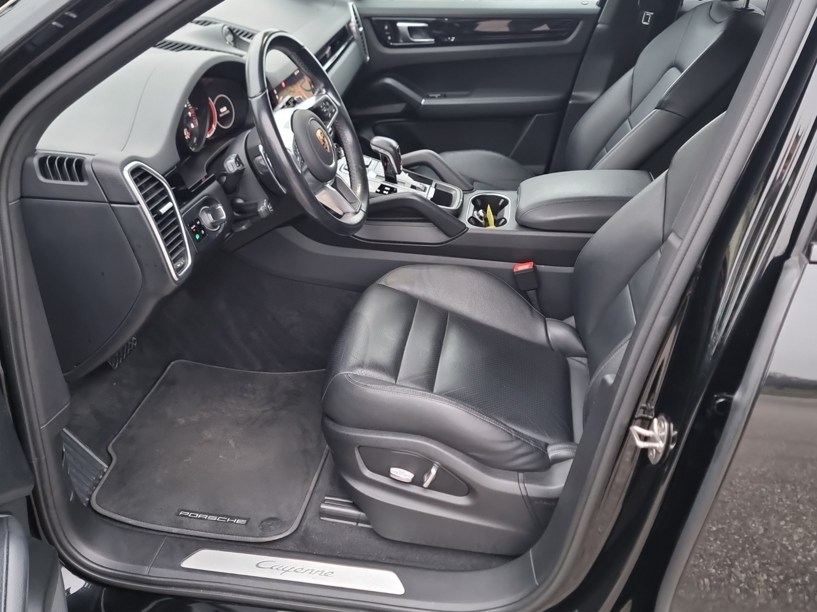 PORSCHE Cayenne E-Hybrid-image-8