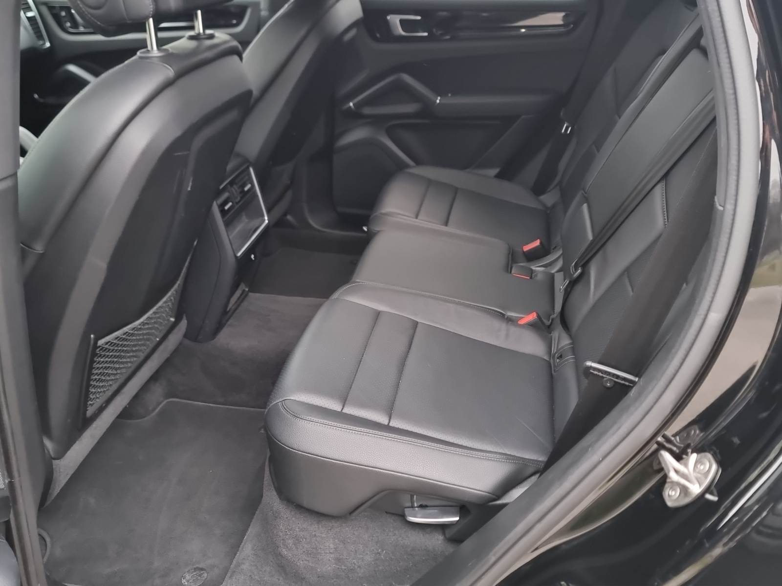 PORSCHE Cayenne E-Hybrid-image-9