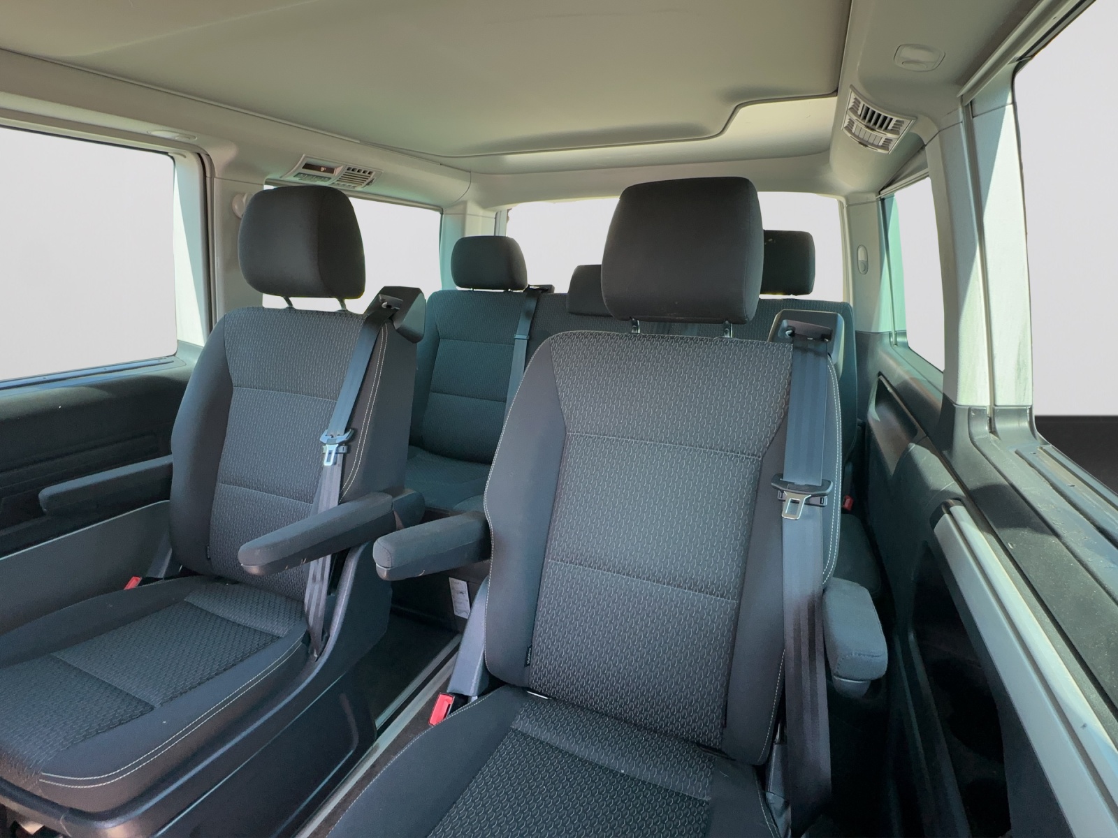 VW T6 California 2.0 TDI Beach Edition-image-11