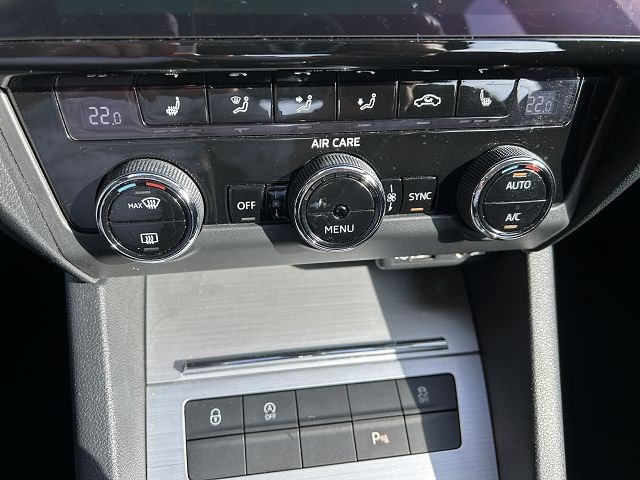 SKODA Octavia Combi 2.0 TDI Ambition 4x4-image-11