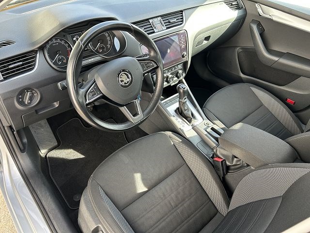 SKODA Octavia Combi 2.0 TDI Ambition 4x4-image-9