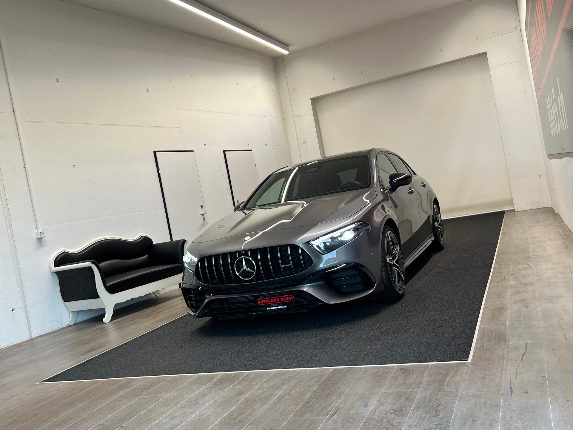 MERCEDES-BENZ A AMG 45 S 4Matic+ 8G-DCT-showroom-element-2