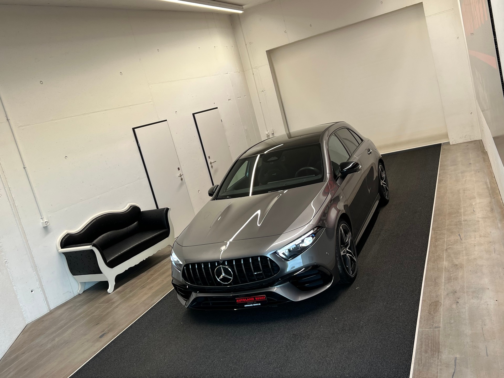 MERCEDES-BENZ A AMG 45 S 4Matic+ 8G-DCT-showroom-element-3