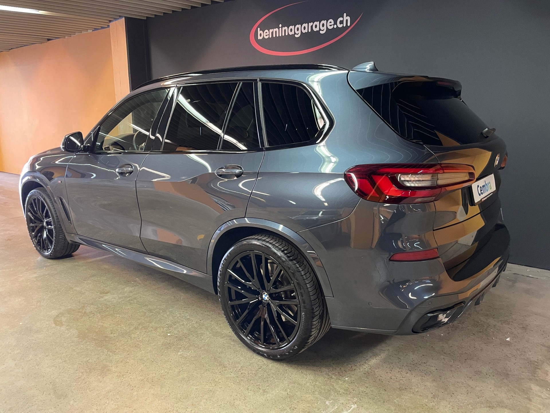 BMW X5 xDrive 48V 40i M Sport-showroom-element-2