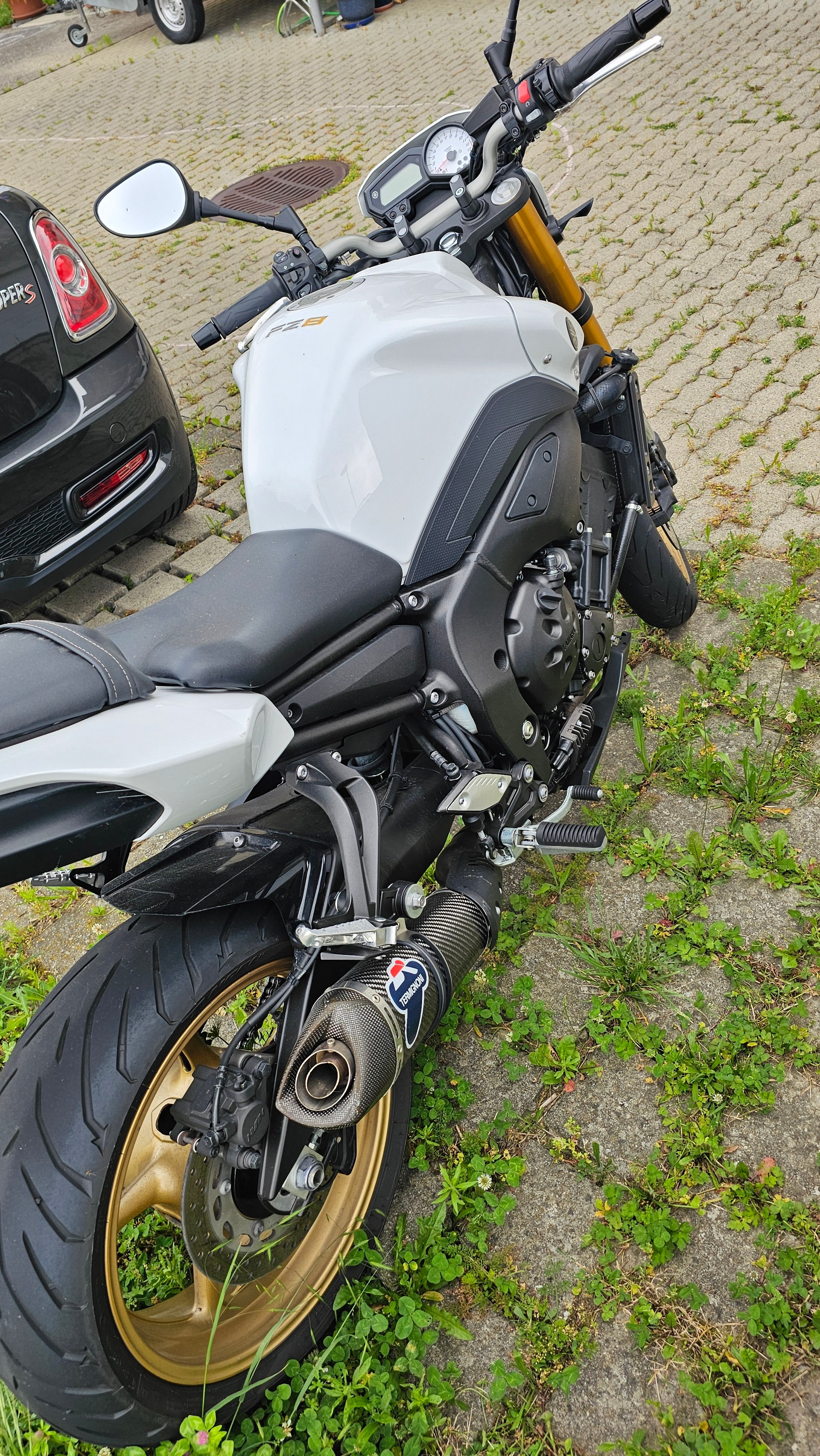 YAMAHA FZ8 N ABS-image-1