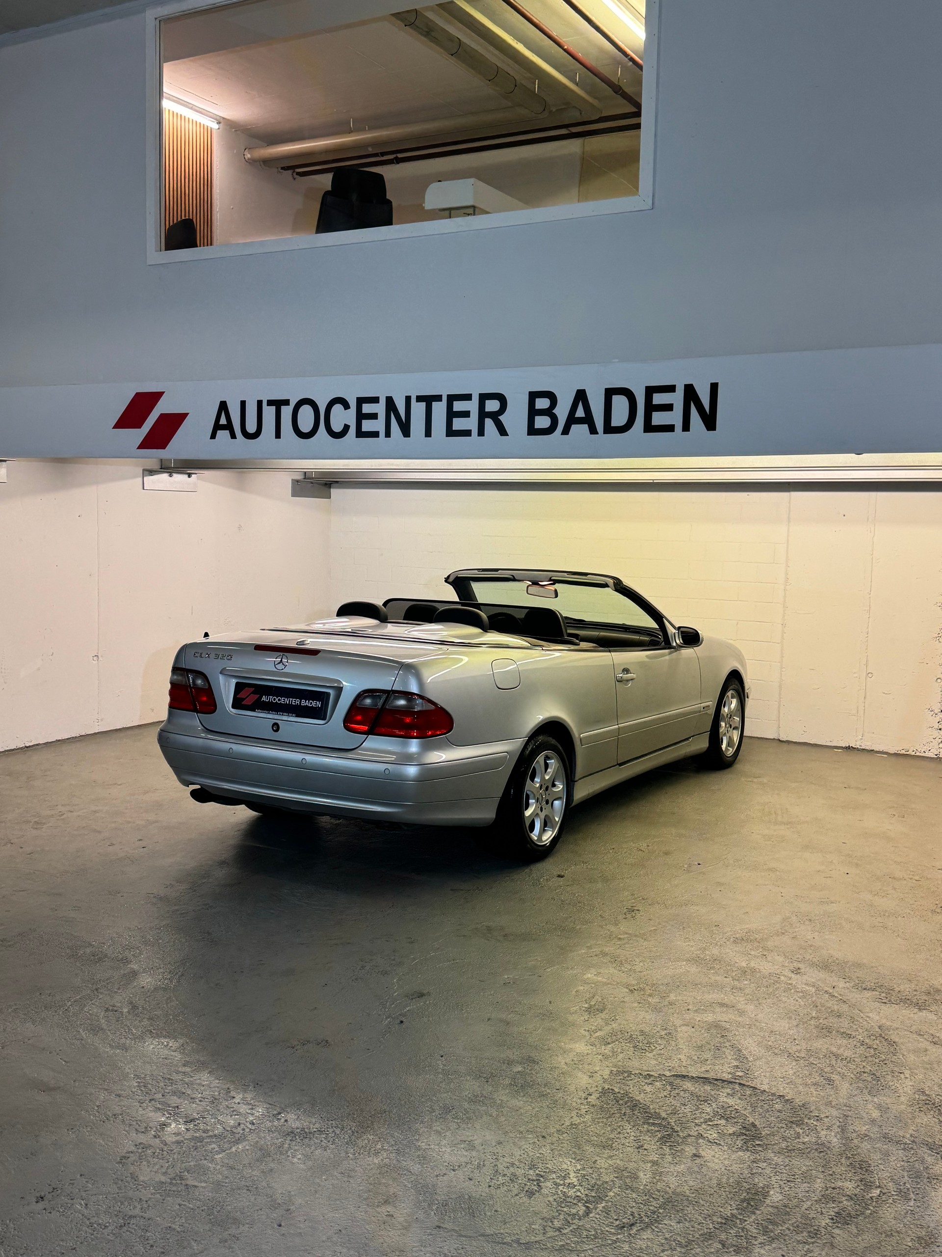 MERCEDES-BENZ CLK 320 Sport Automatic-showroom-element-3