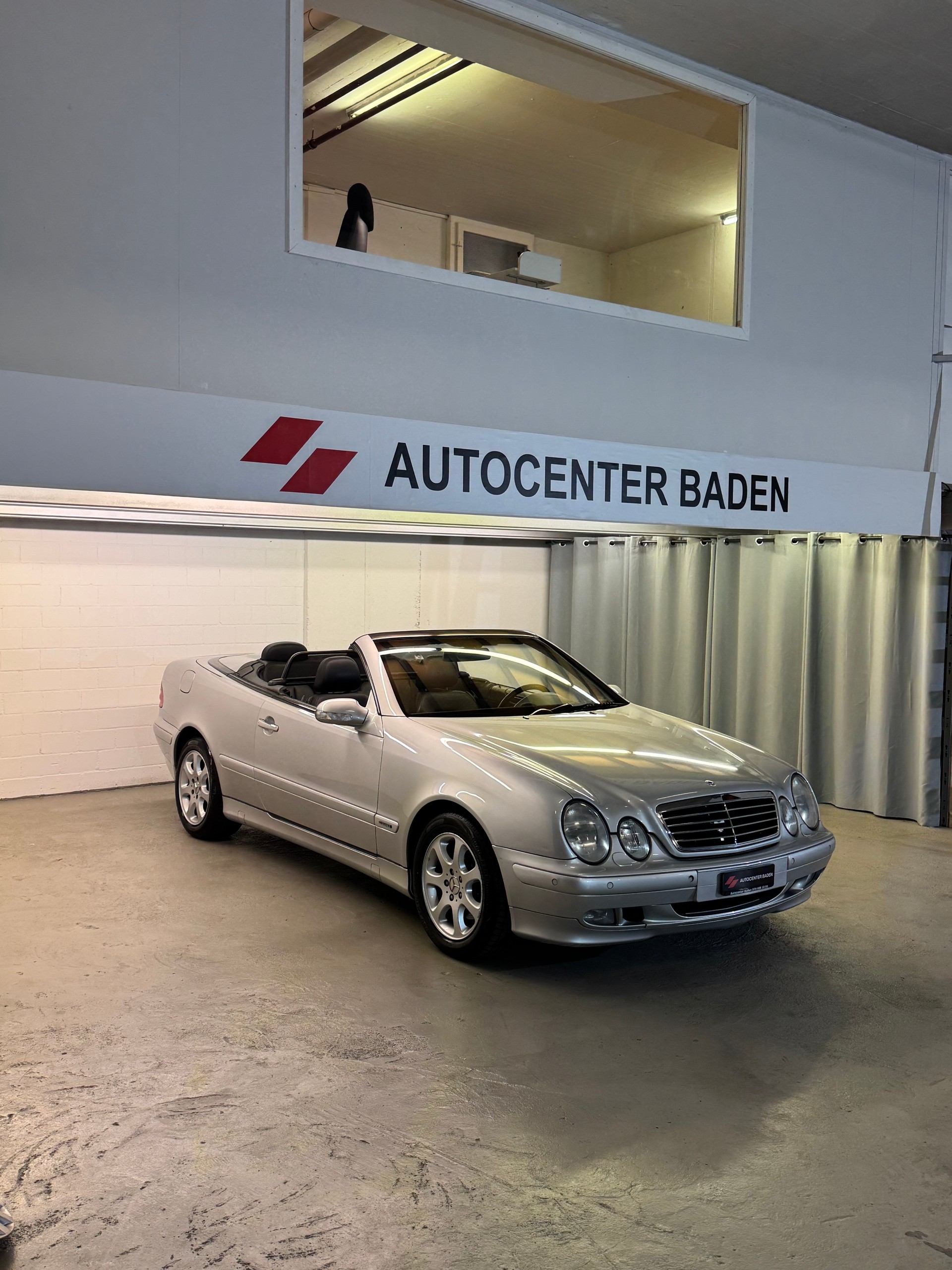 MERCEDES-BENZ CLK 320 Sport Automatic-showroom-element-2