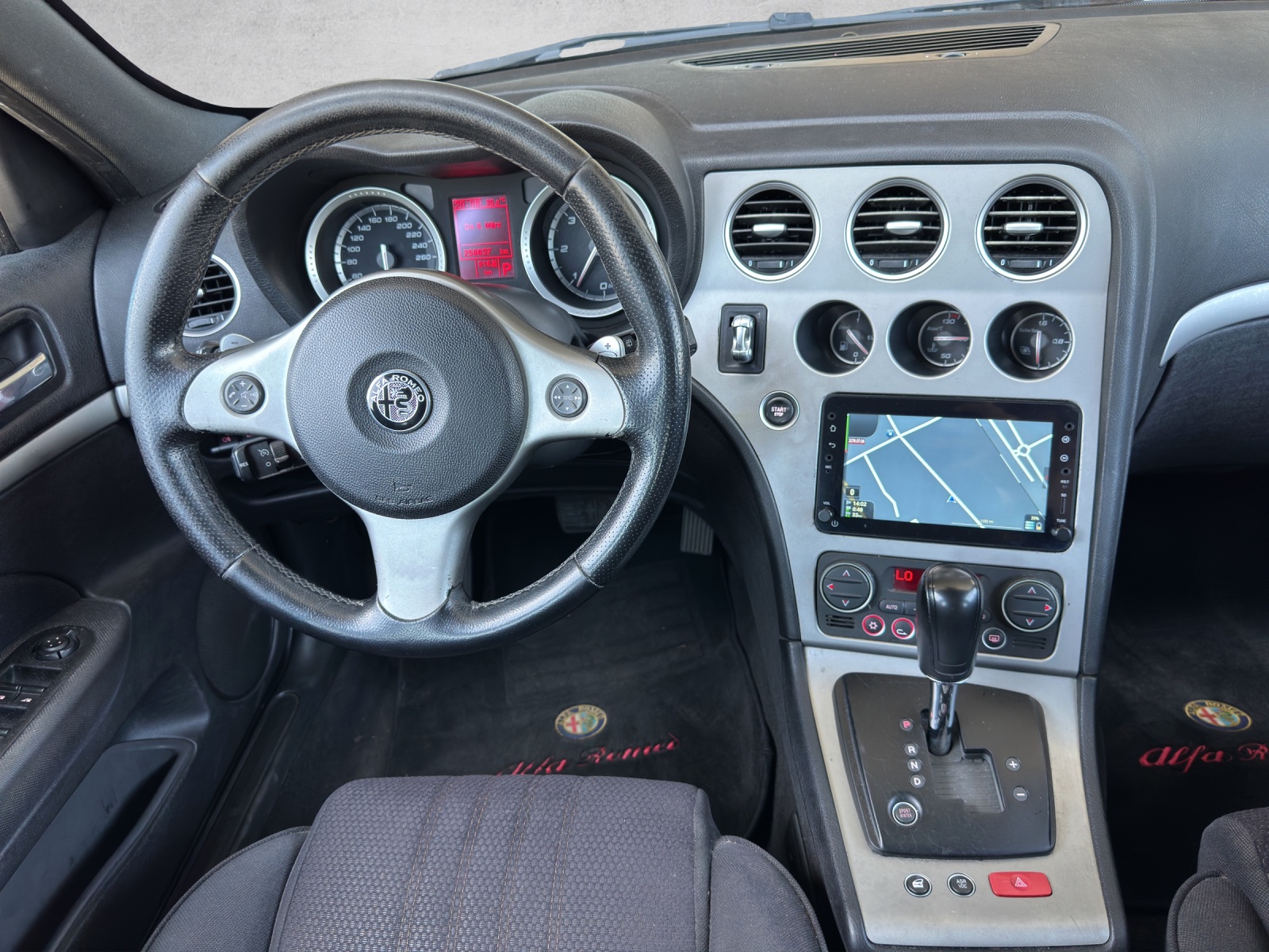ALFA ROMEO 159 Sportwagon 2.4 JTD Distinctive Q-Tronic-image-9